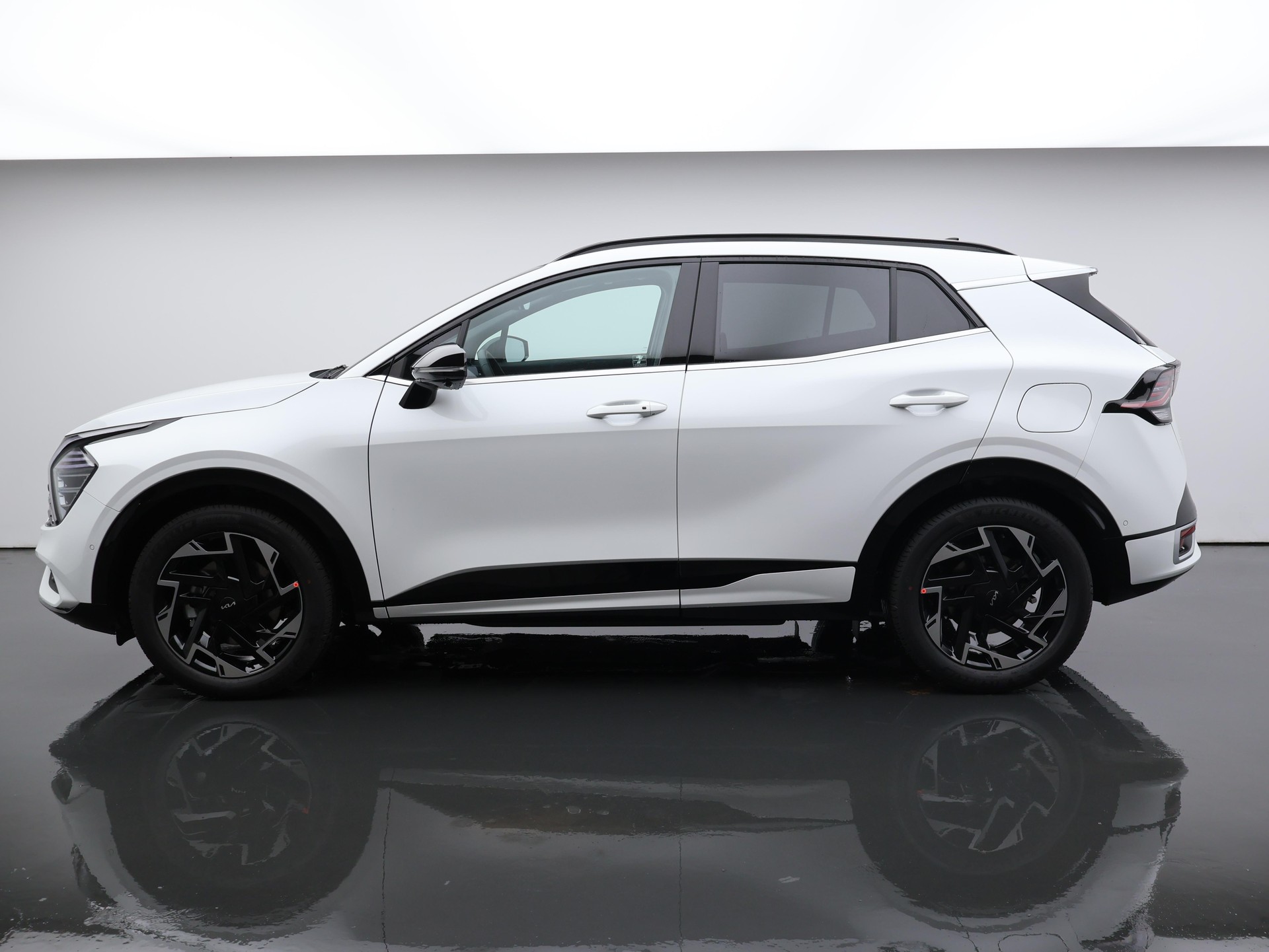 KIA Sportage 1.6 T-GDi PHEV GT-Line-showroom-element-1