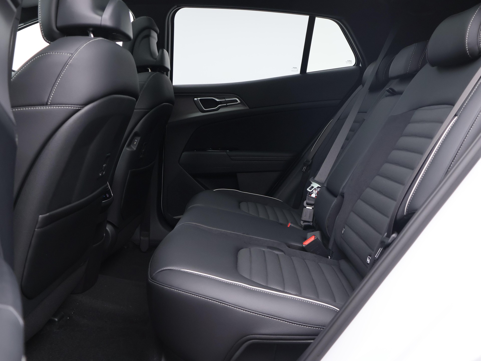 KIA Sportage 1.6 T-GDi PHEV GT-Line-showroom-element-3