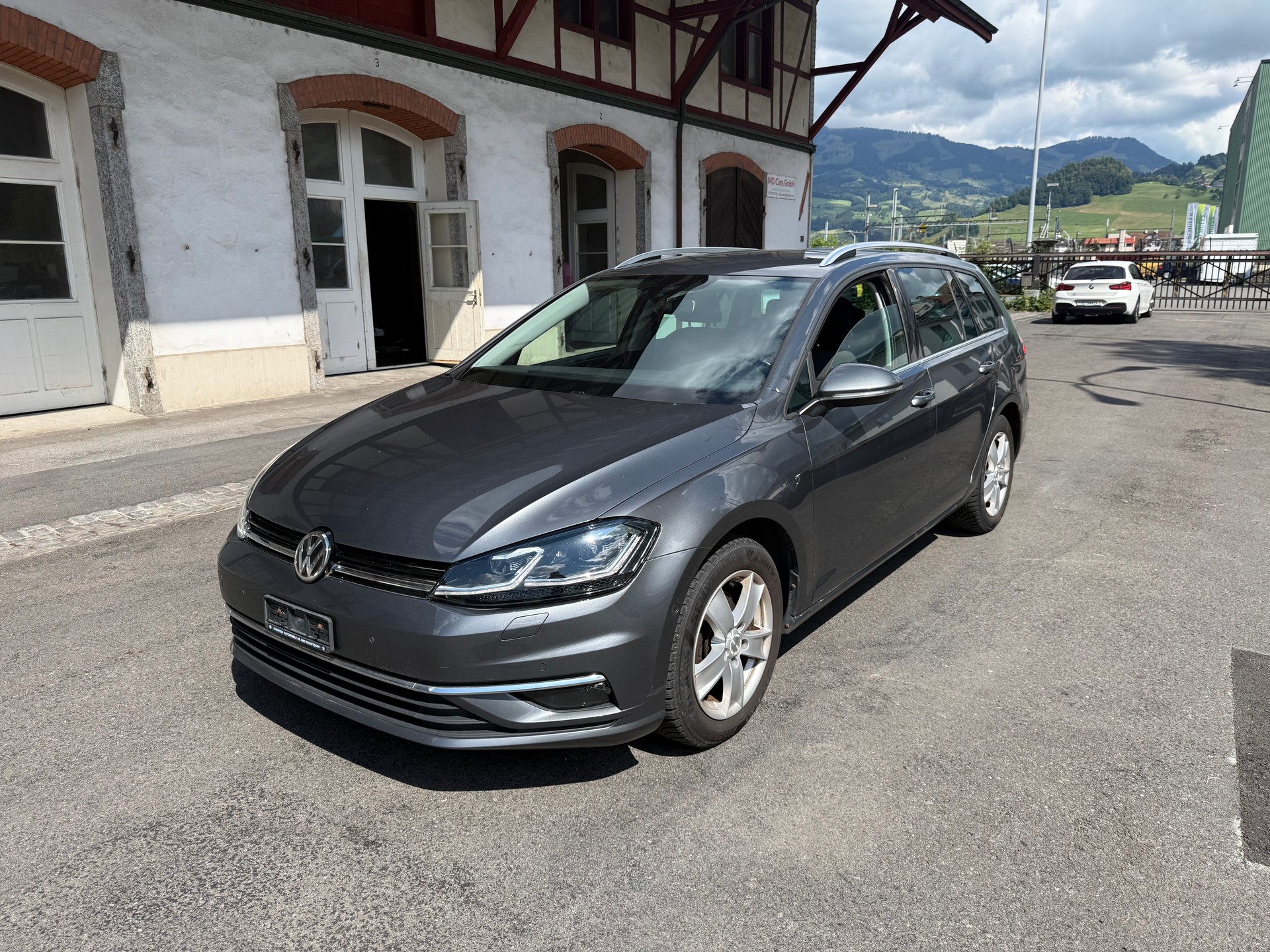 VW Golf Variant 2.0 TDI Highline DSG-showroom-element-1