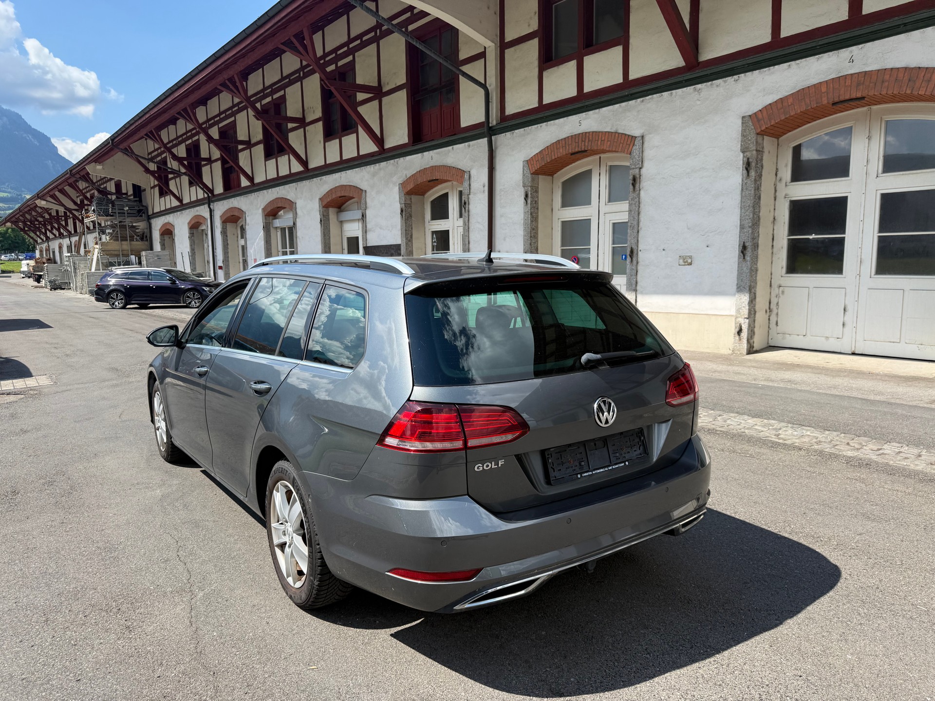 VW Golf Variant 2.0 TDI Highline DSG-showroom-element-3