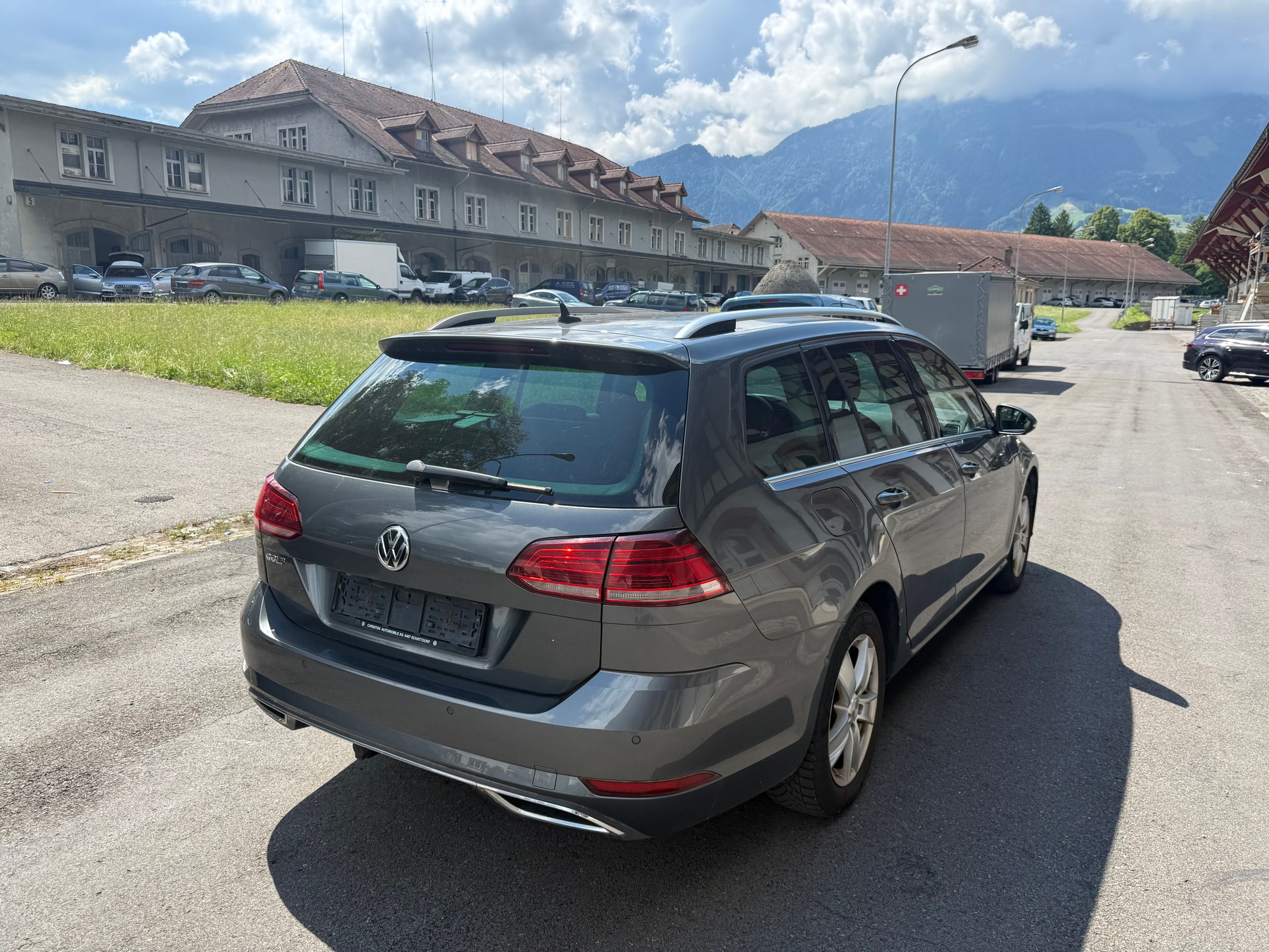 VW Golf Variant 2.0 TDI Highline DSG-showroom-element-2