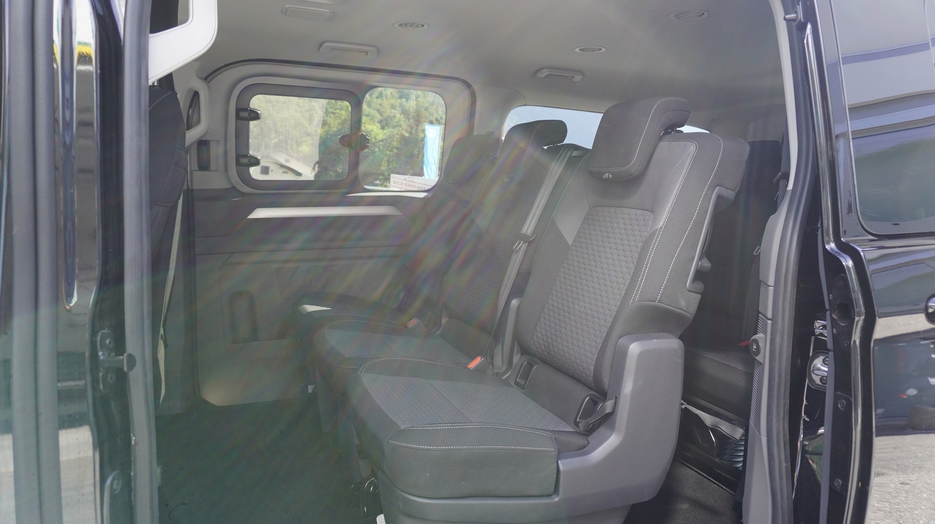 VW Caravelle 2.0 TDI Life LWB 4 Motion Aut 8-image-4