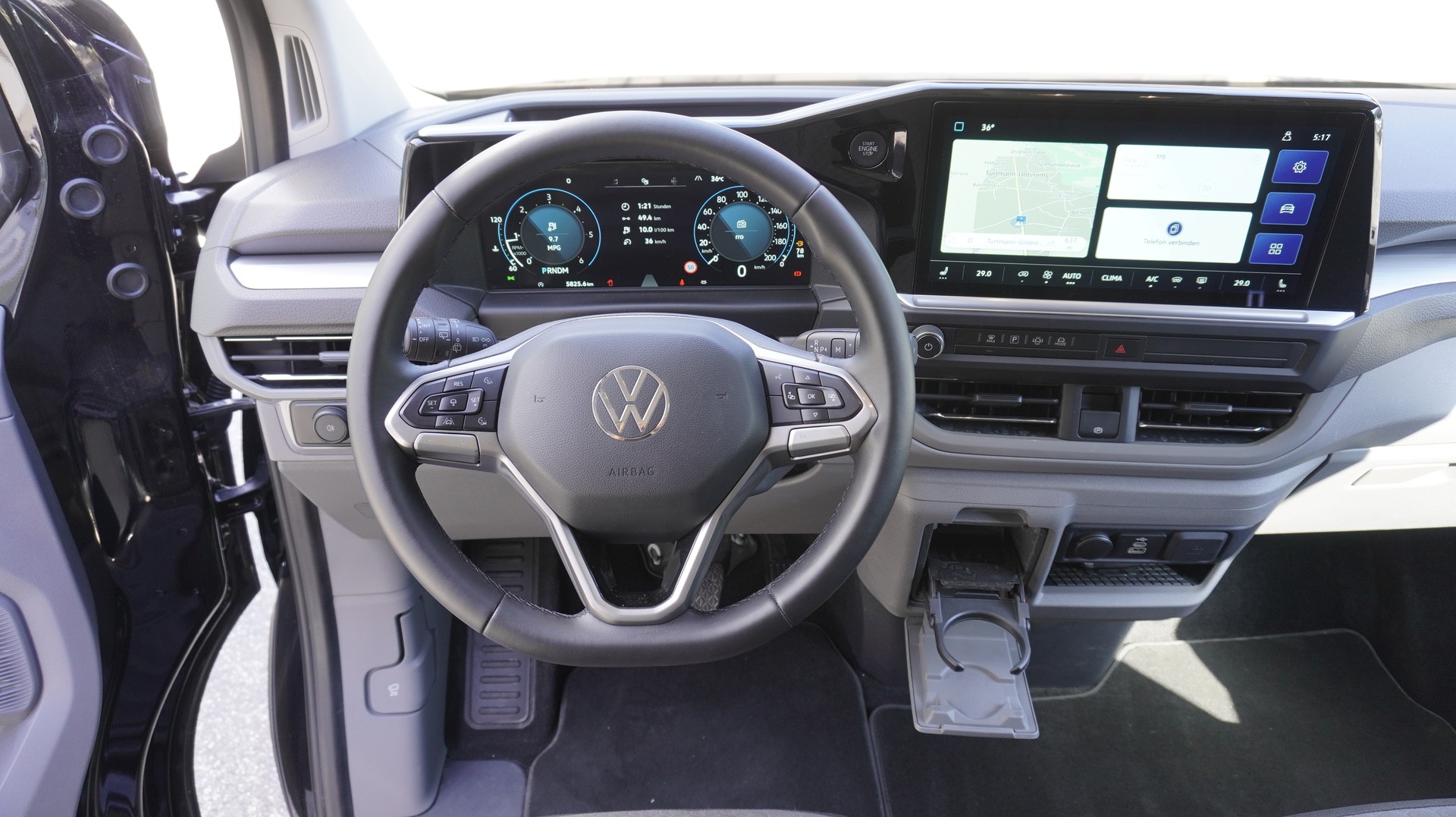 VW Caravelle 2.0 TDI Life LWB 4 Motion Aut 8-showroom-element-1
