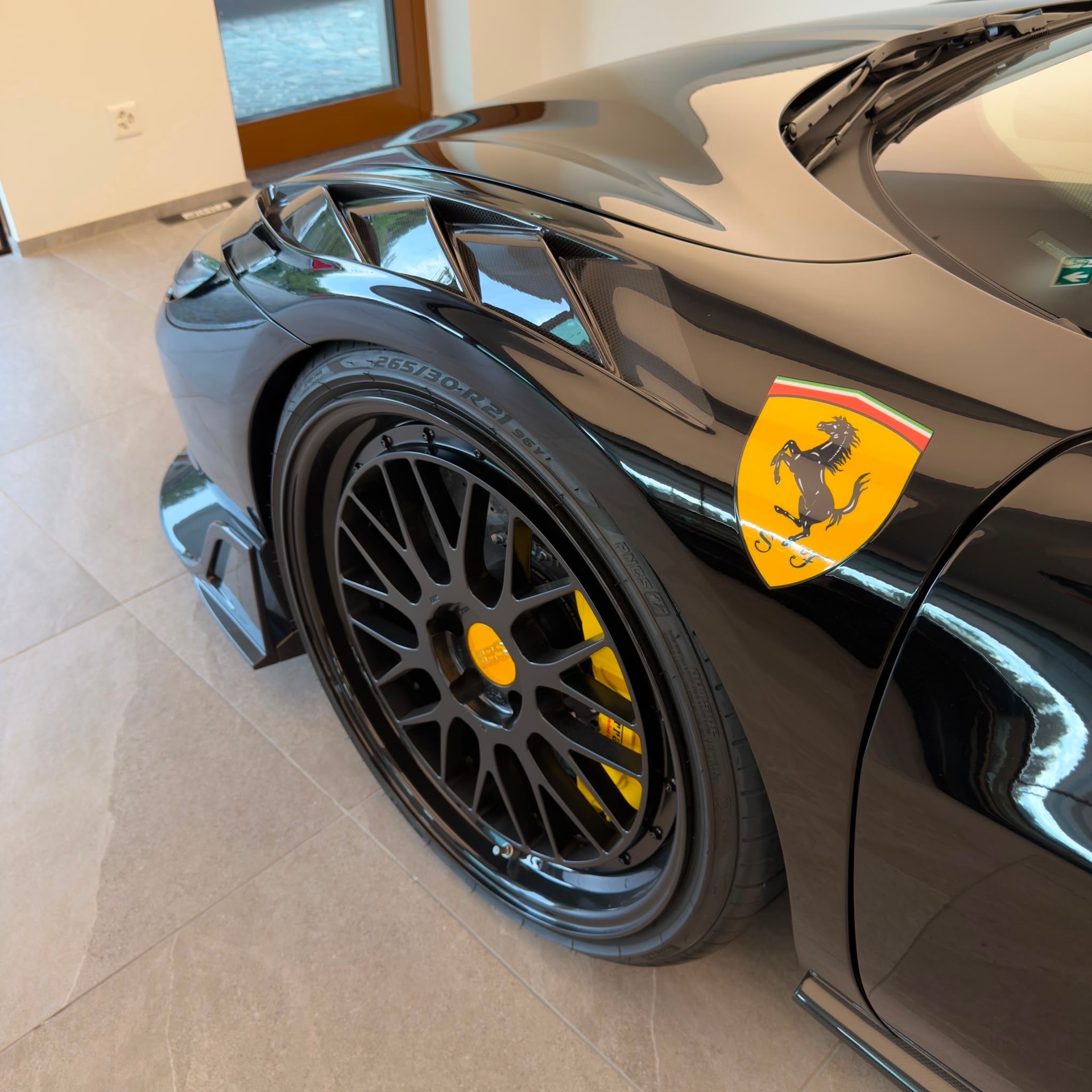 FERRARI 296 GTB-showroom-element-2