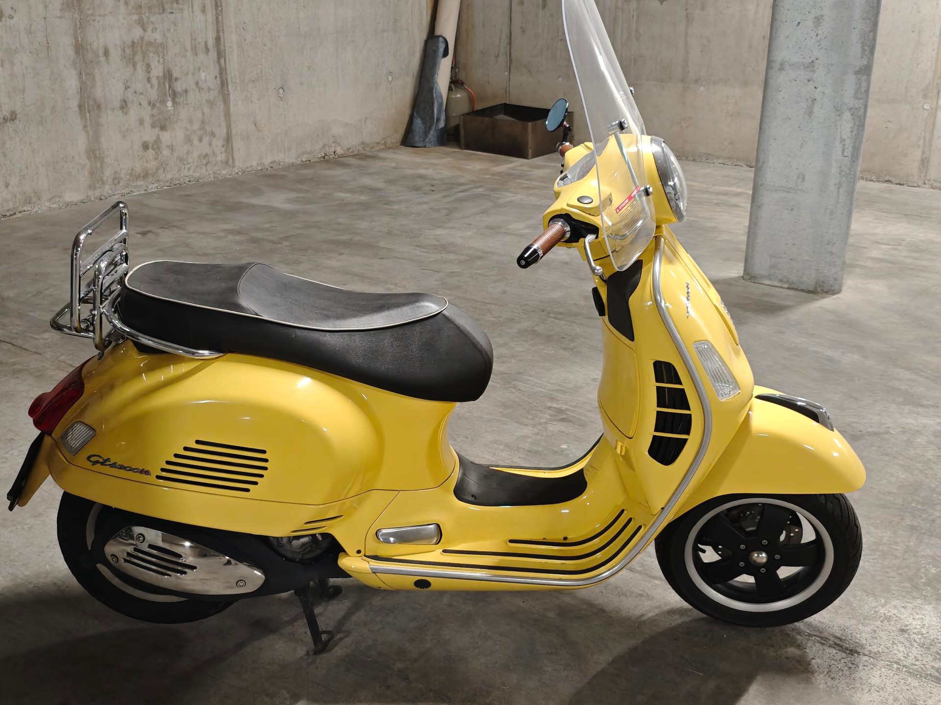 PIAGGIO Vespa GTS Super 300 i.e-image-0