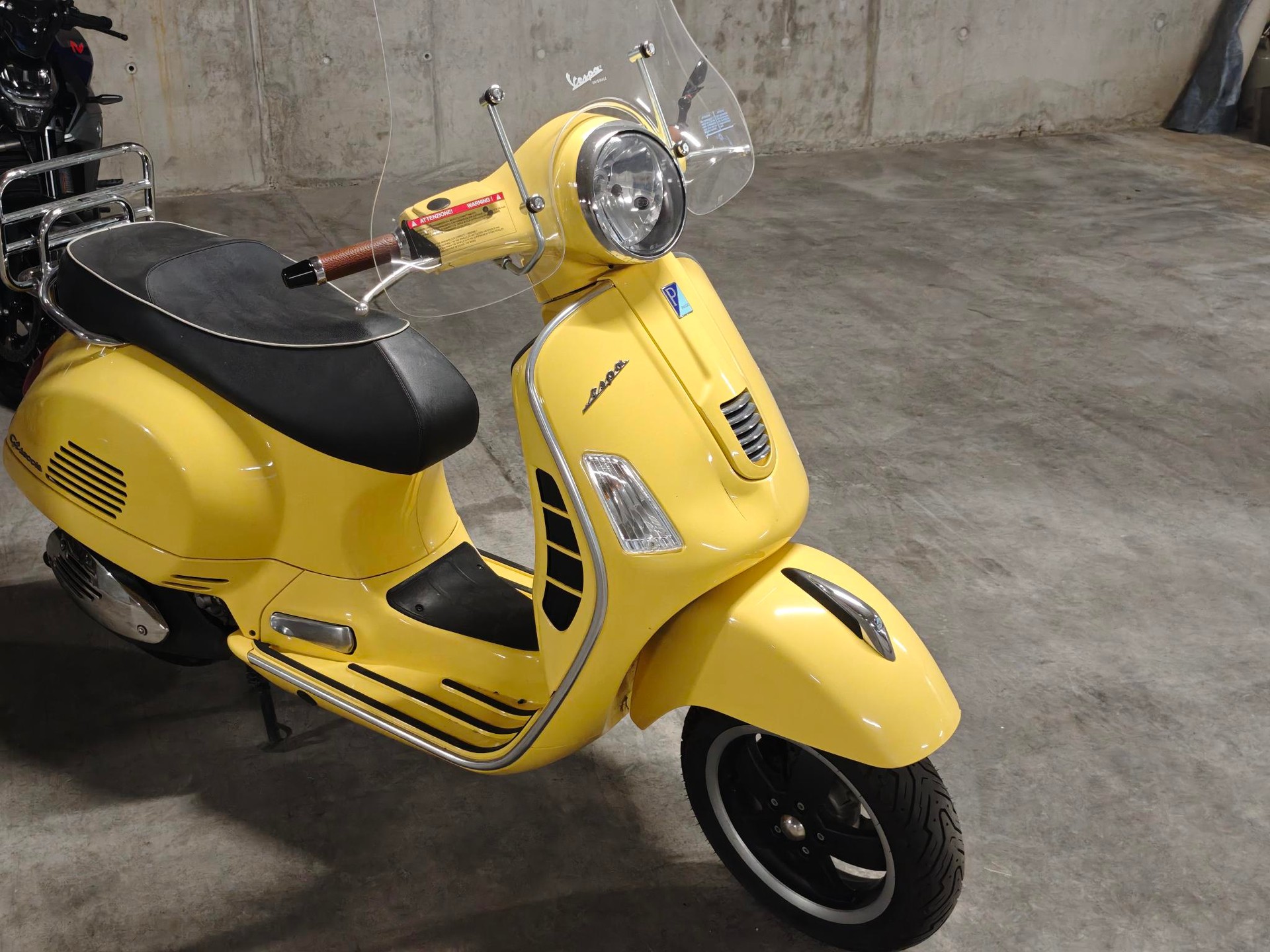 PIAGGIO Vespa GTS Super 300 i.e-image-1