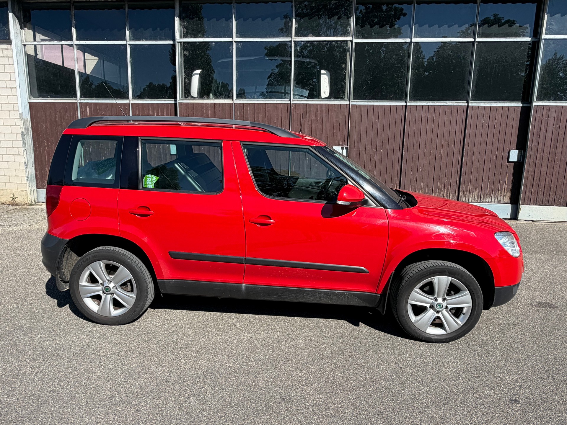 SKODA Yeti 2.0 TDI Experience 4x4-image-3