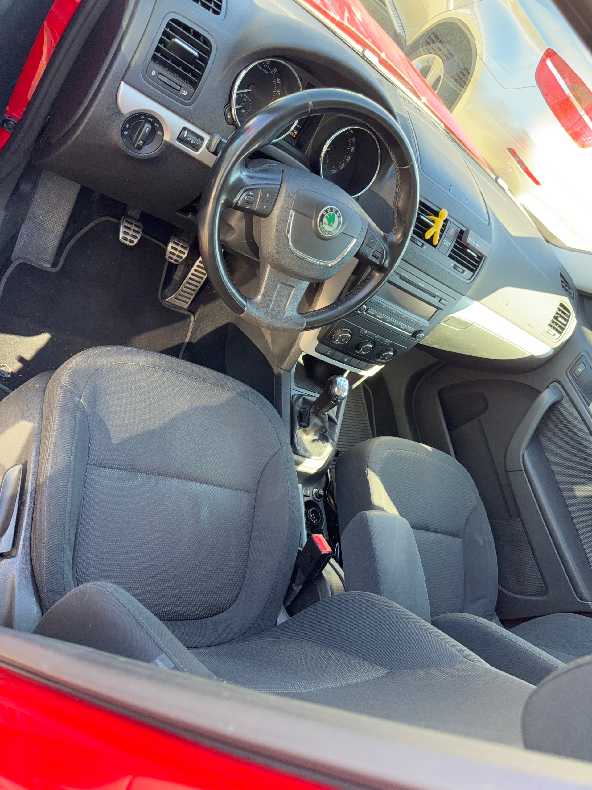 SKODA Yeti 2.0 TDI Experience 4x4-image-6