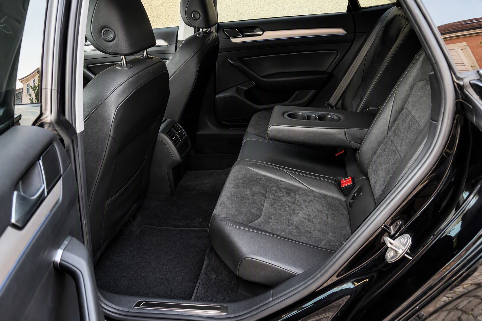 VW 2.0 TSI Elegance DSG-image-9