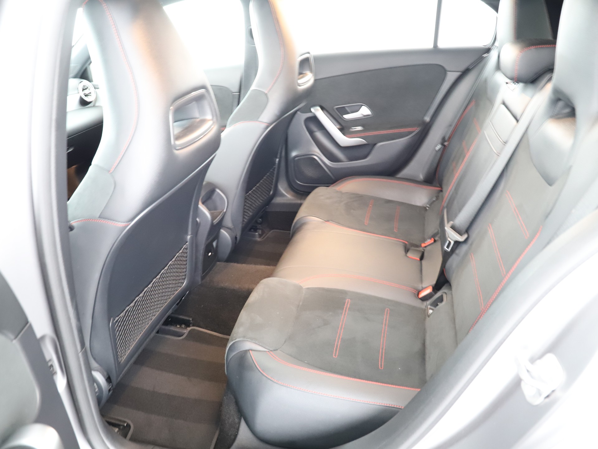 MERCEDES-BENZ A 200 7G-DCT-image-12