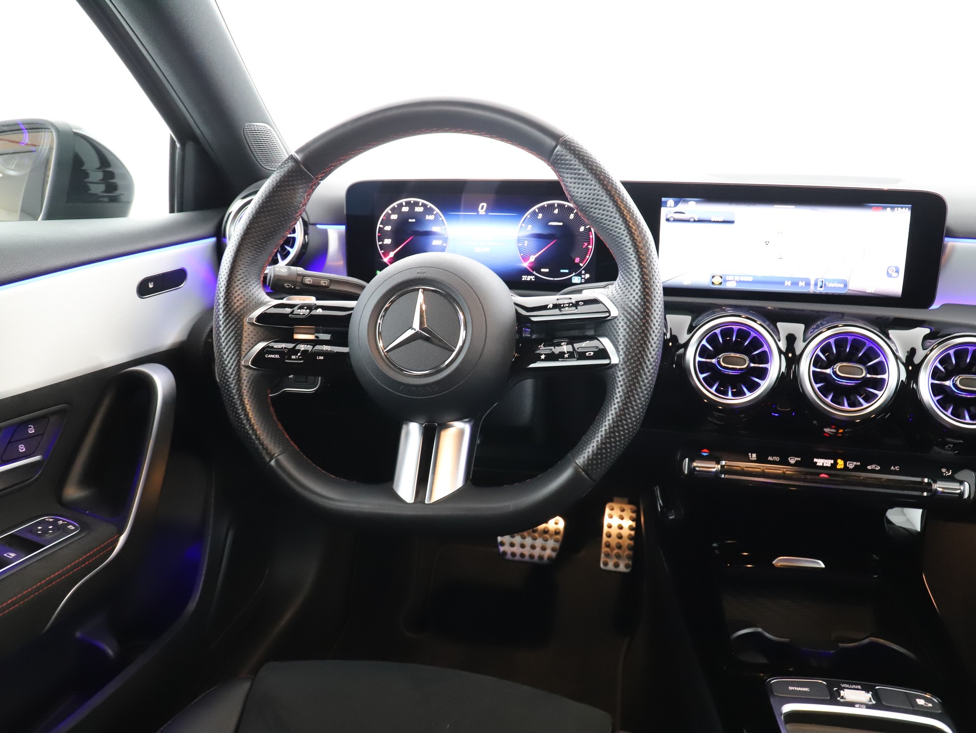 MERCEDES-BENZ A 200 7G-DCT-image-11