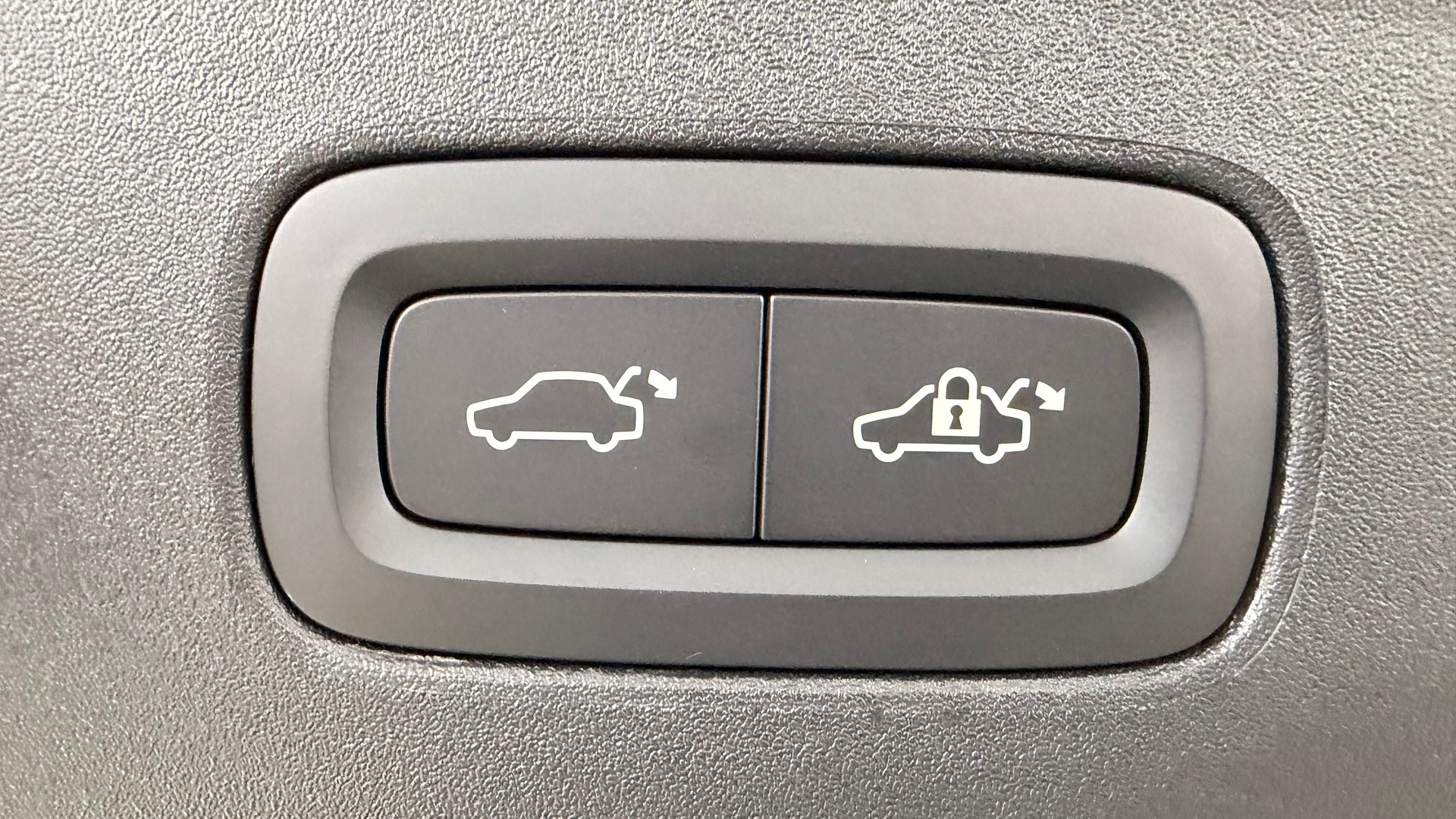 POLESTAR 2 Long Range Dual Motor Perfor-image-15