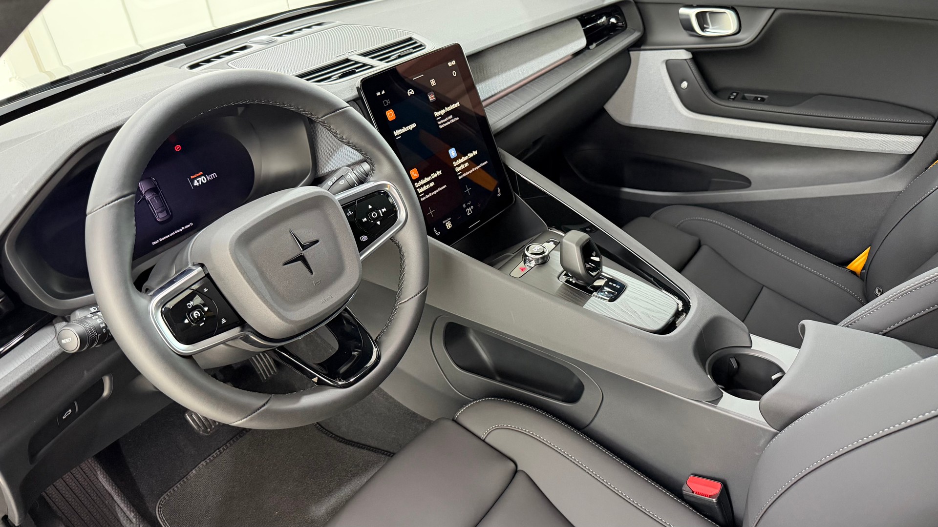 POLESTAR 2 Long Range Dual Motor Perfor-showroom-element-3