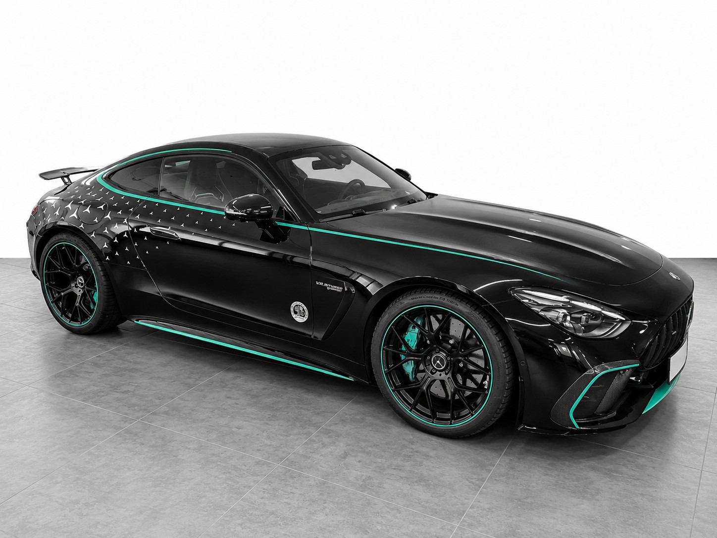MERCEDES-BENZ Mercedes-AMG GT 63 Pro weltweit nur 200 Einheiten-showroom-element-2
