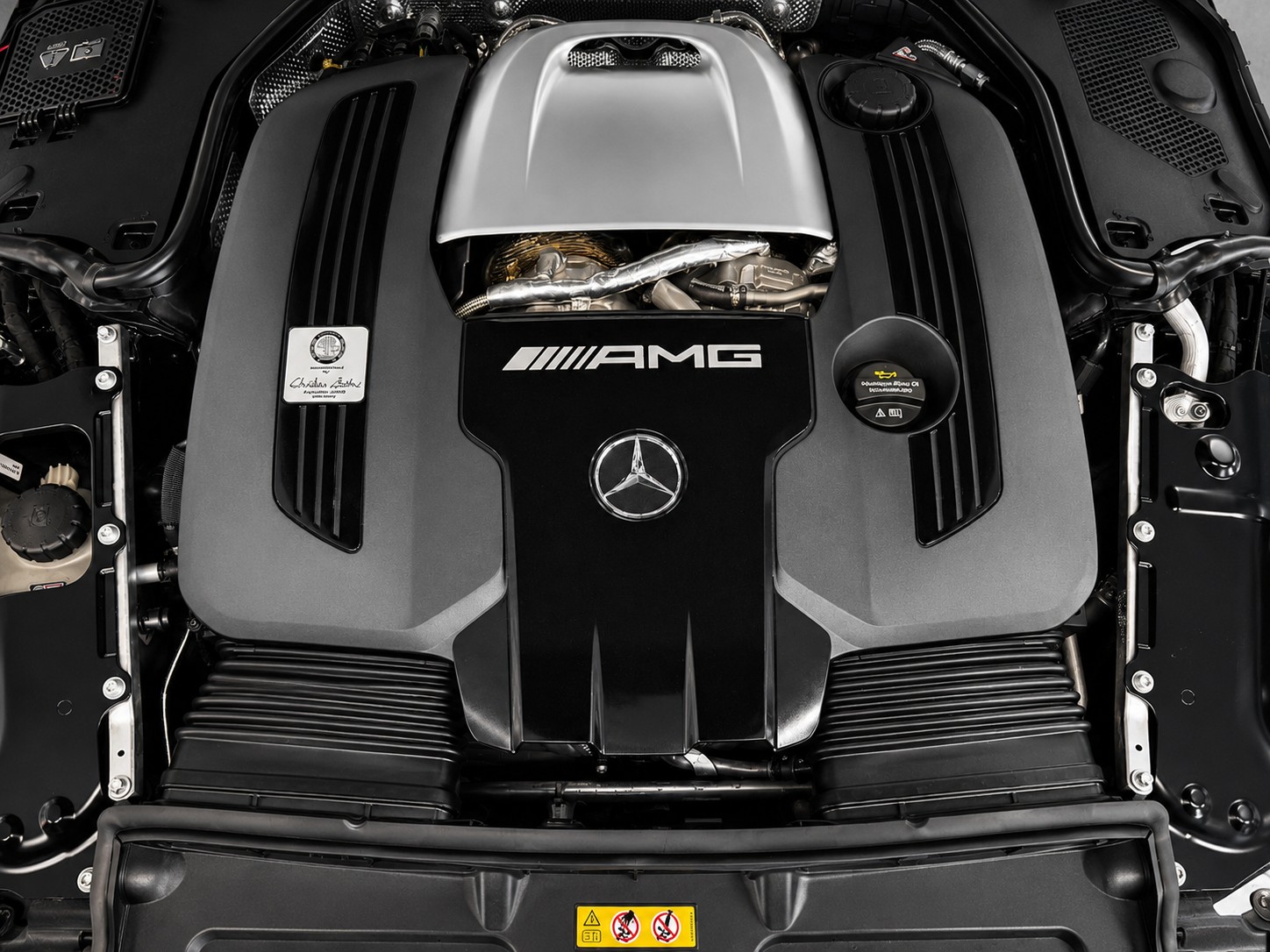 MERCEDES-BENZ Mercedes-AMG GT 63 Pro weltweit nur 200 Einheiten-image-19