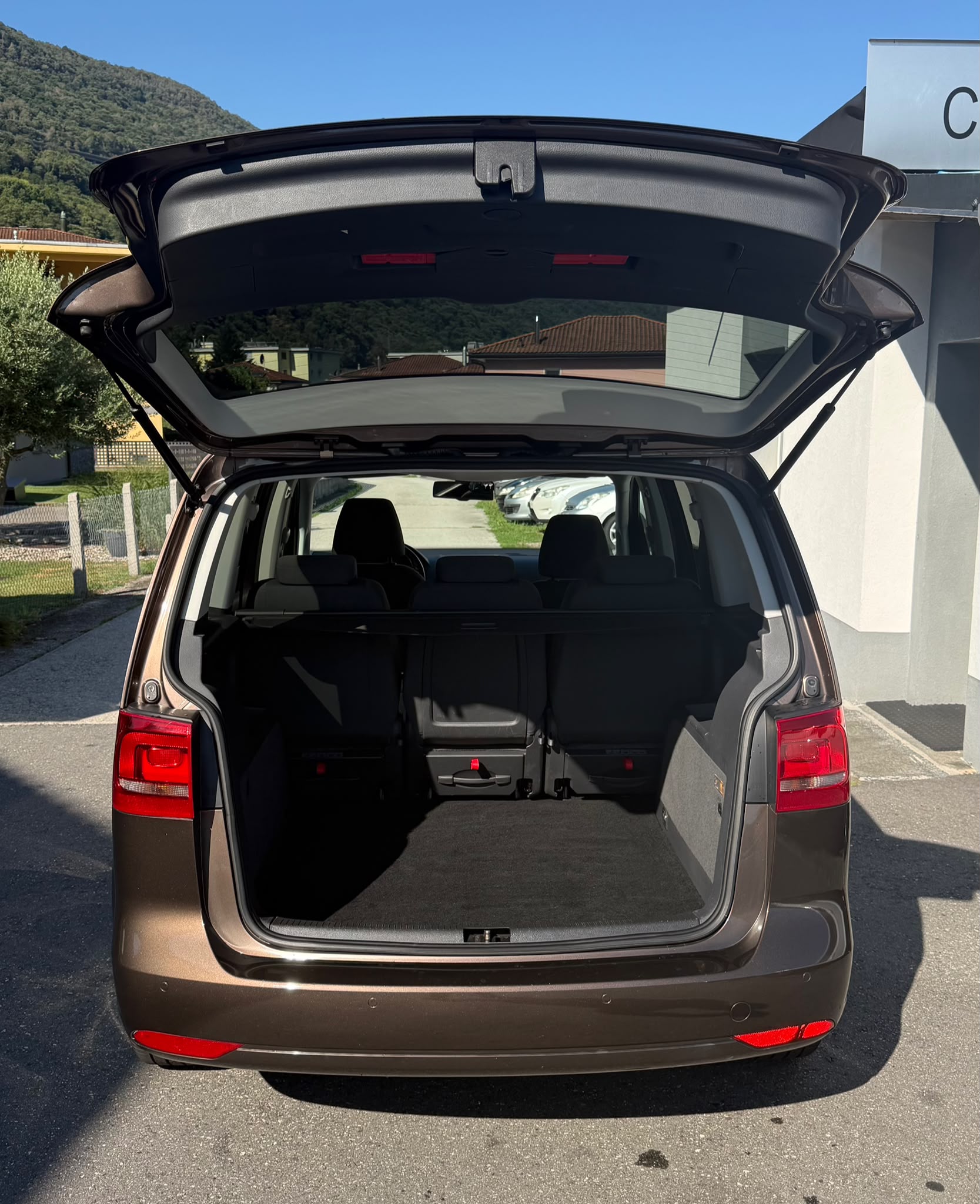 VW Touran 1.4 TSI Trendline DSG-image-5