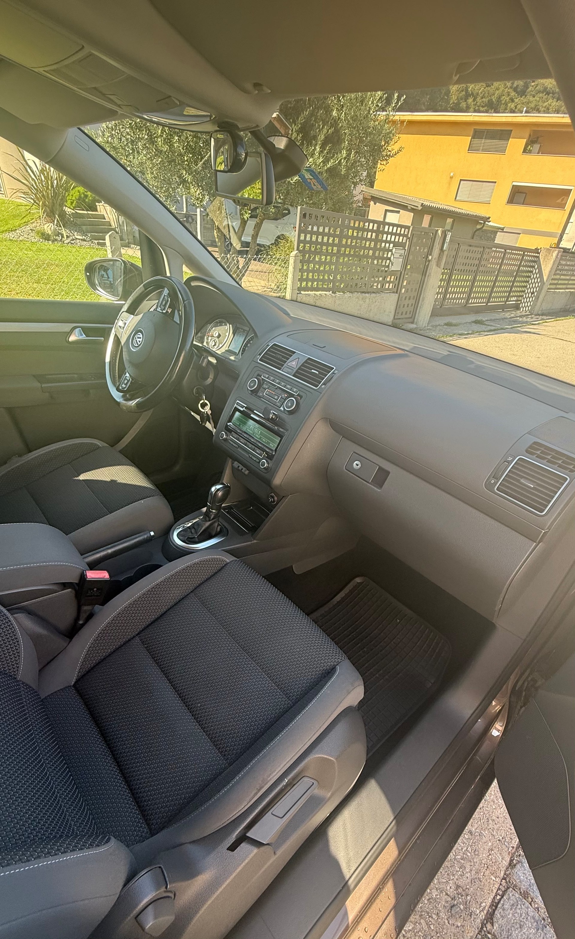 VW Touran 1.4 TSI Trendline DSG-image-9