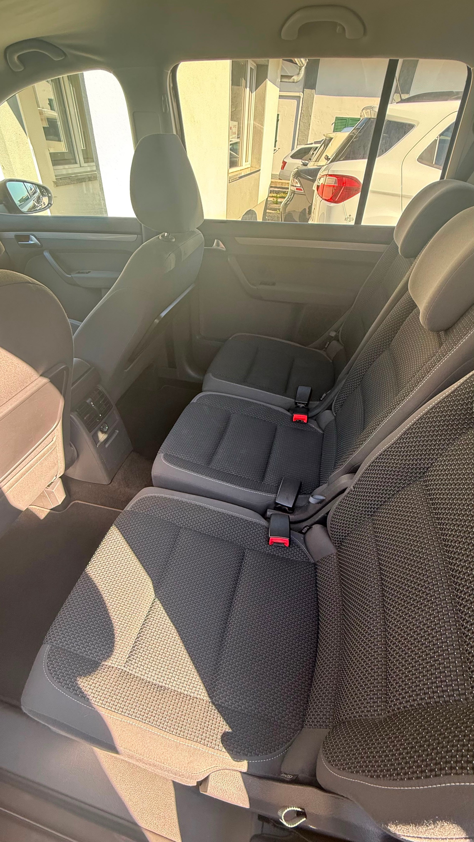 VW Touran 1.4 TSI Trendline DSG-image-8