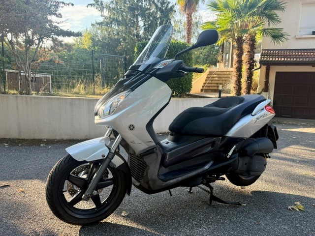 YAMAHA X-Max YP 125 R-image-0