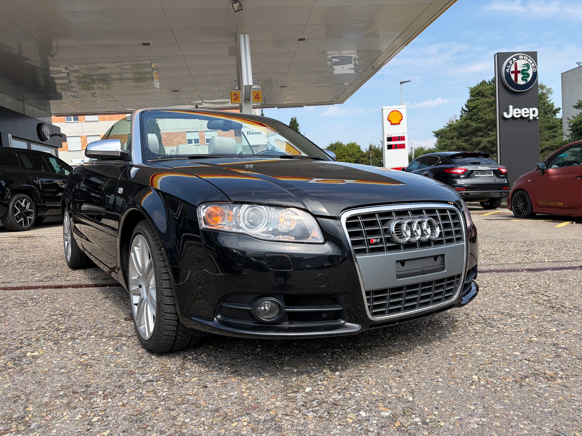 AUDI S4 Cabriolet 4.2 V8 quattro-image-6