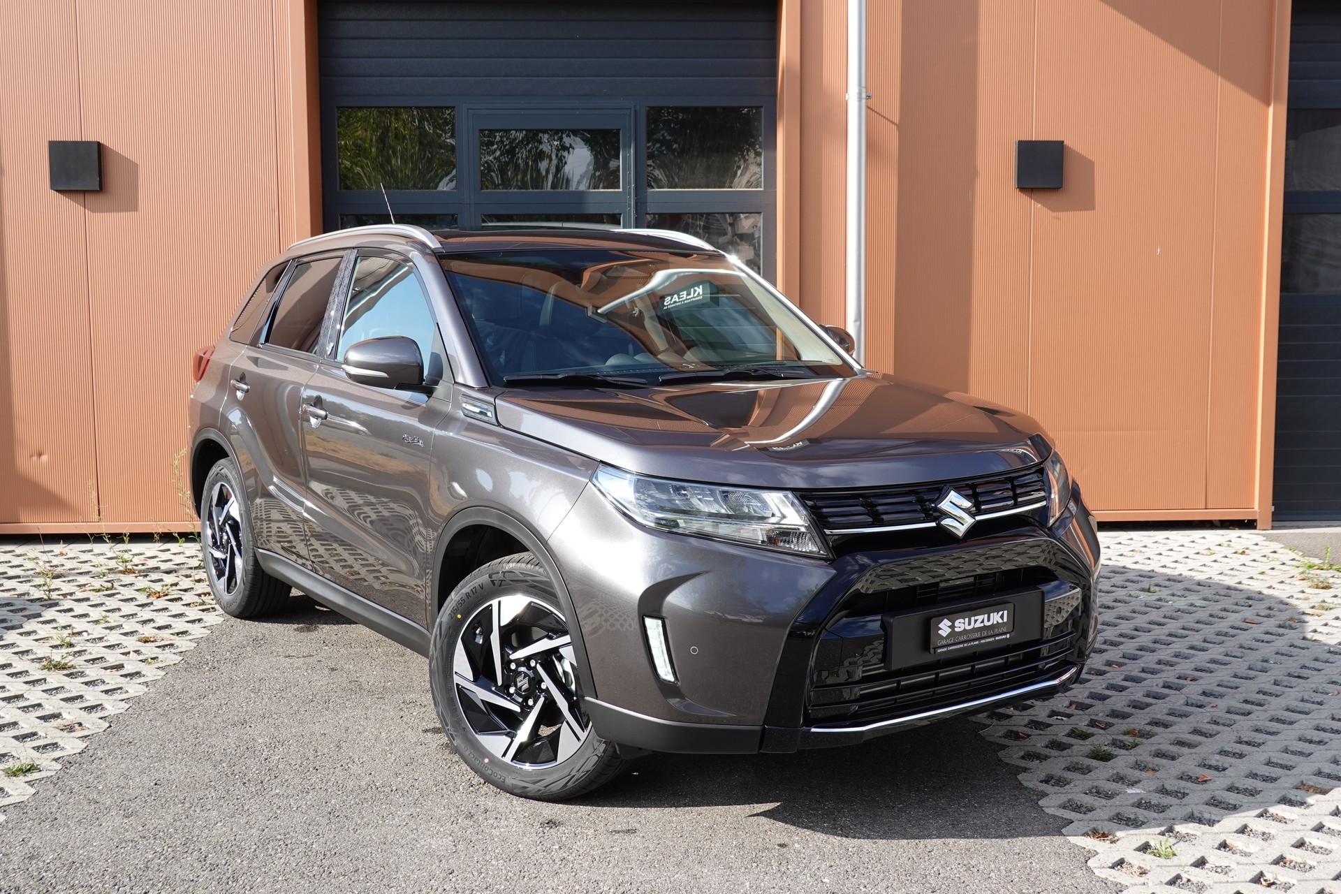 SUZUKI Vitara 1.4 Boosterjet Piz Sulai Top 4x4 Hybrid CH Auto * 3 ans de Garantie * Clim Auto * Keyless * Caméra * Toit ouvrant *