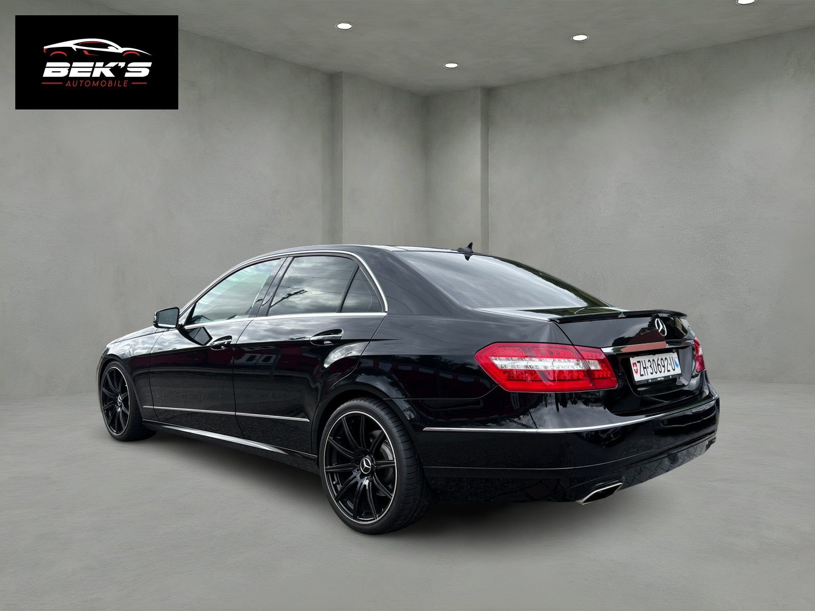 MERCEDES-BENZ E 500 Avantgarde 7G-Tronic-showroom-element-2