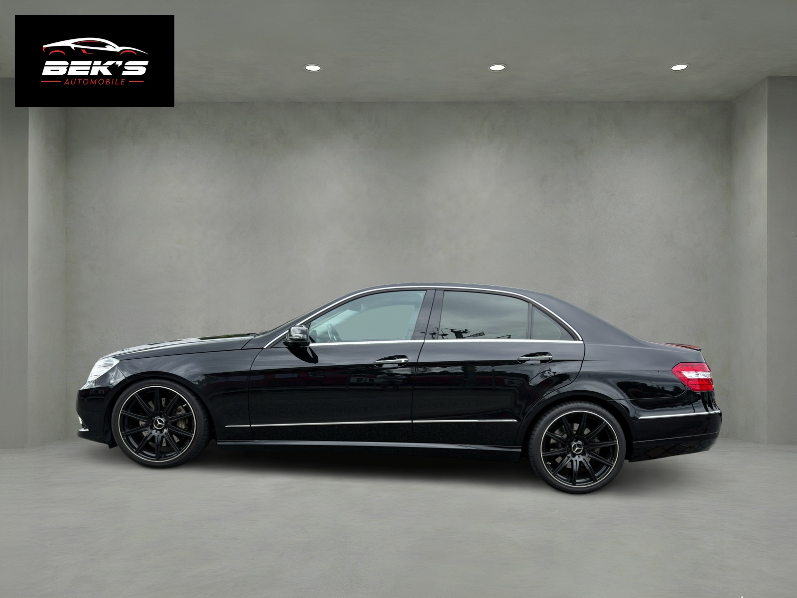 MERCEDES-BENZ E 500 Avantgarde 7G-Tronic-showroom-element-1