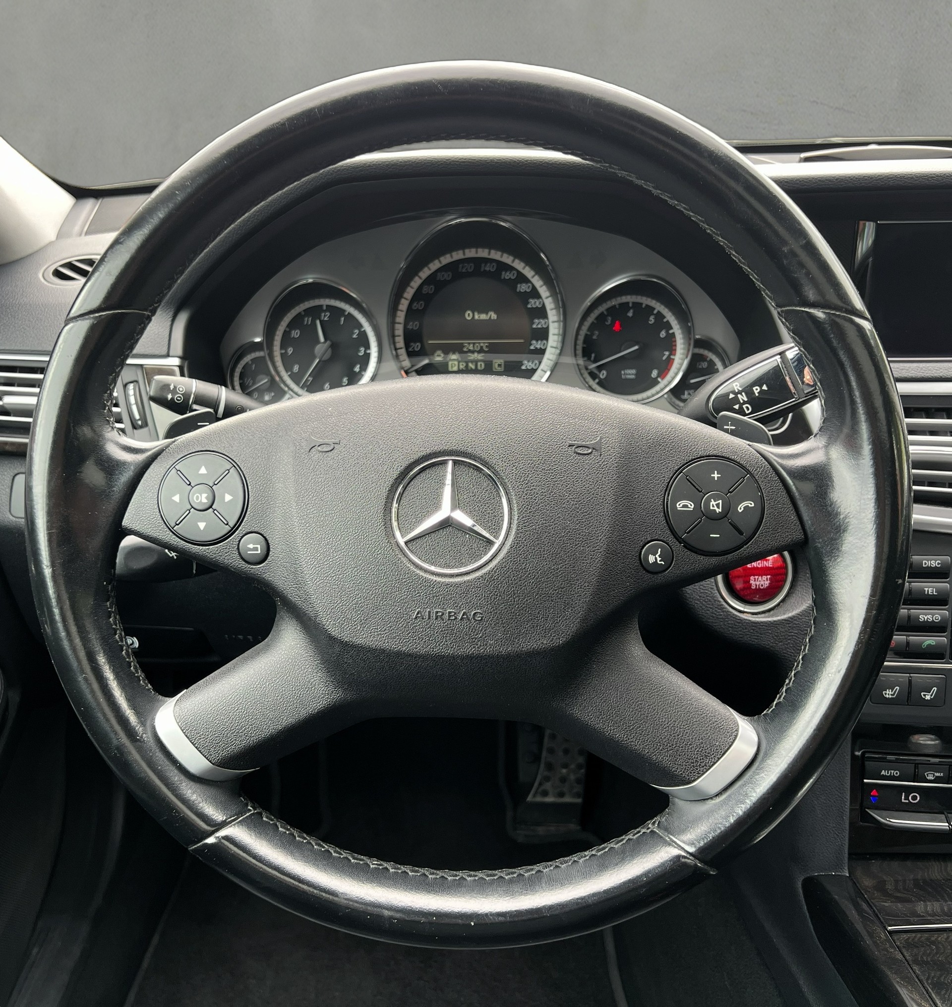 MERCEDES-BENZ E 500 Avantgarde 7G-Tronic-image-22
