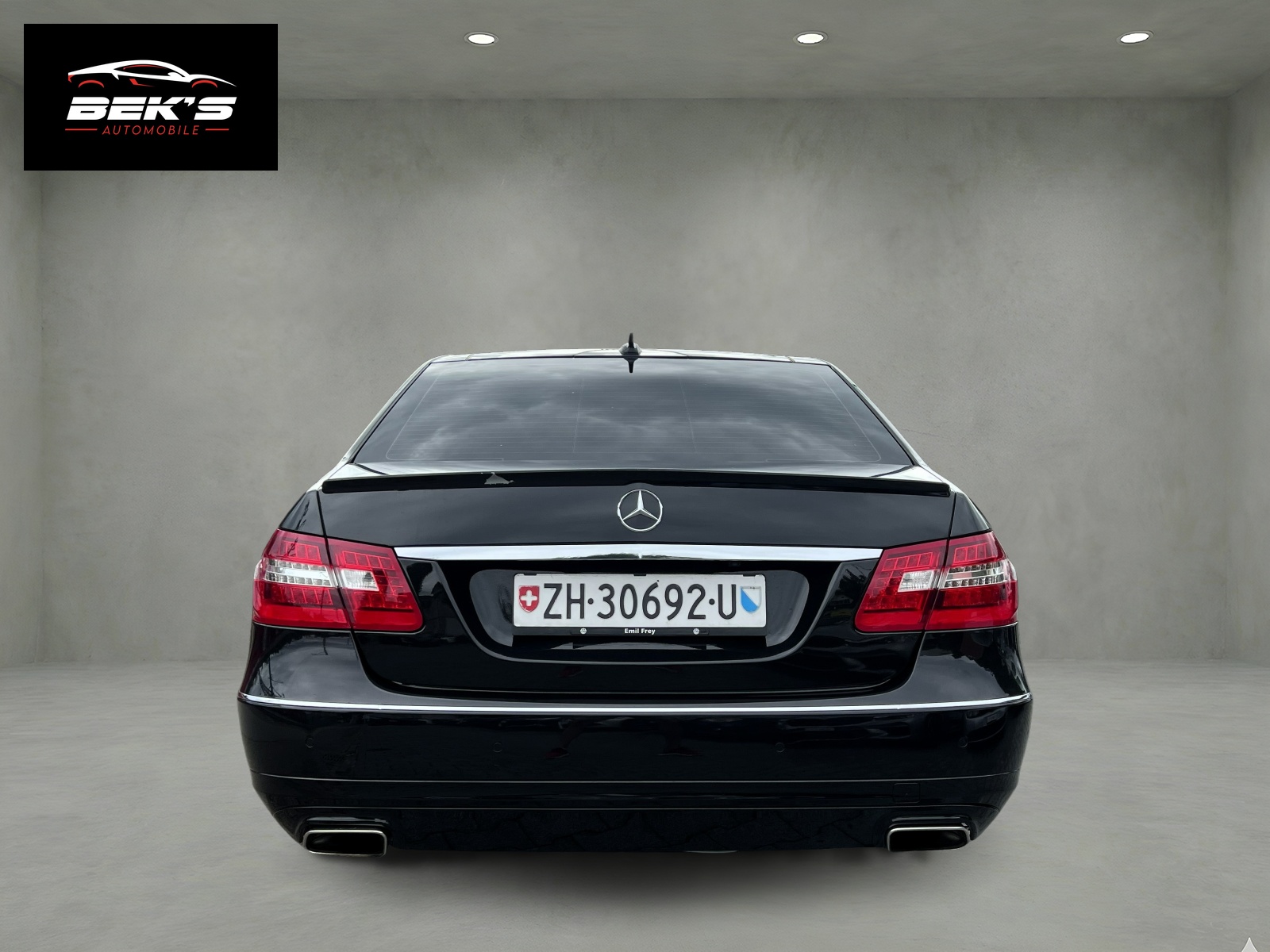 MERCEDES-BENZ E 500 Avantgarde 7G-Tronic-showroom-element-3