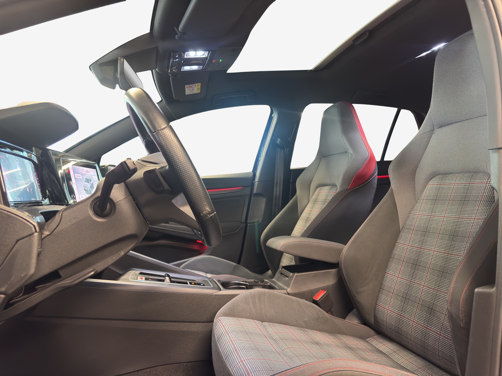 VW Golf 2.0 TSI GTI DSG-image-7