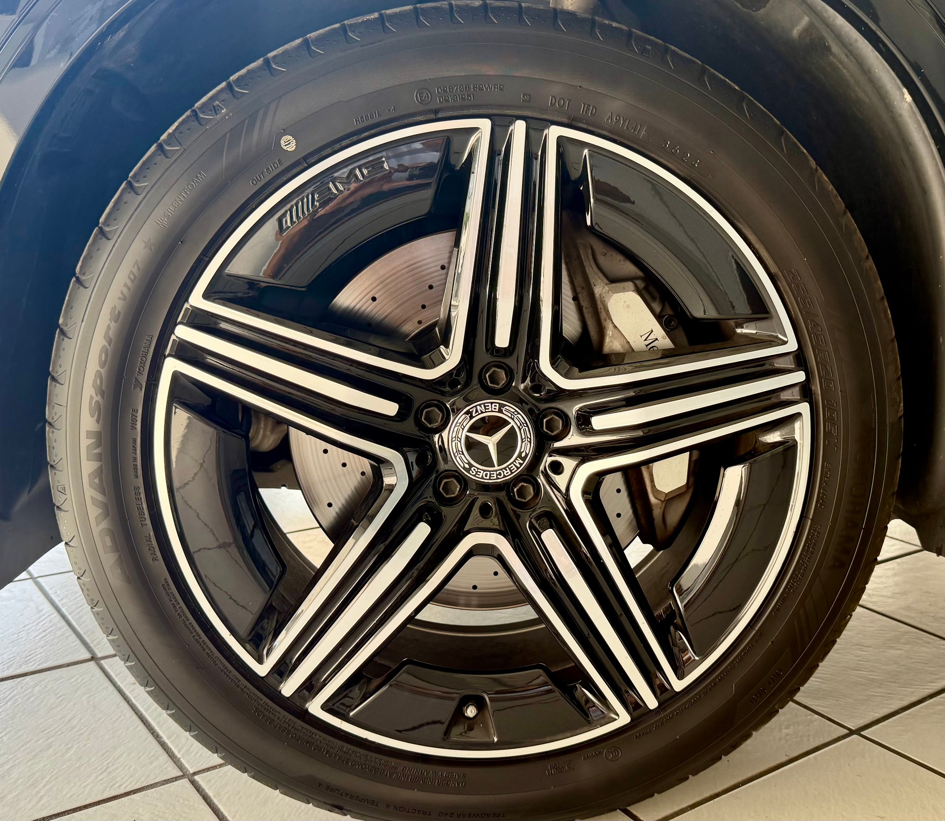 MERCEDES-BENZ GLC 300 AMG Line 4Matic 9G-Tronic-image-6