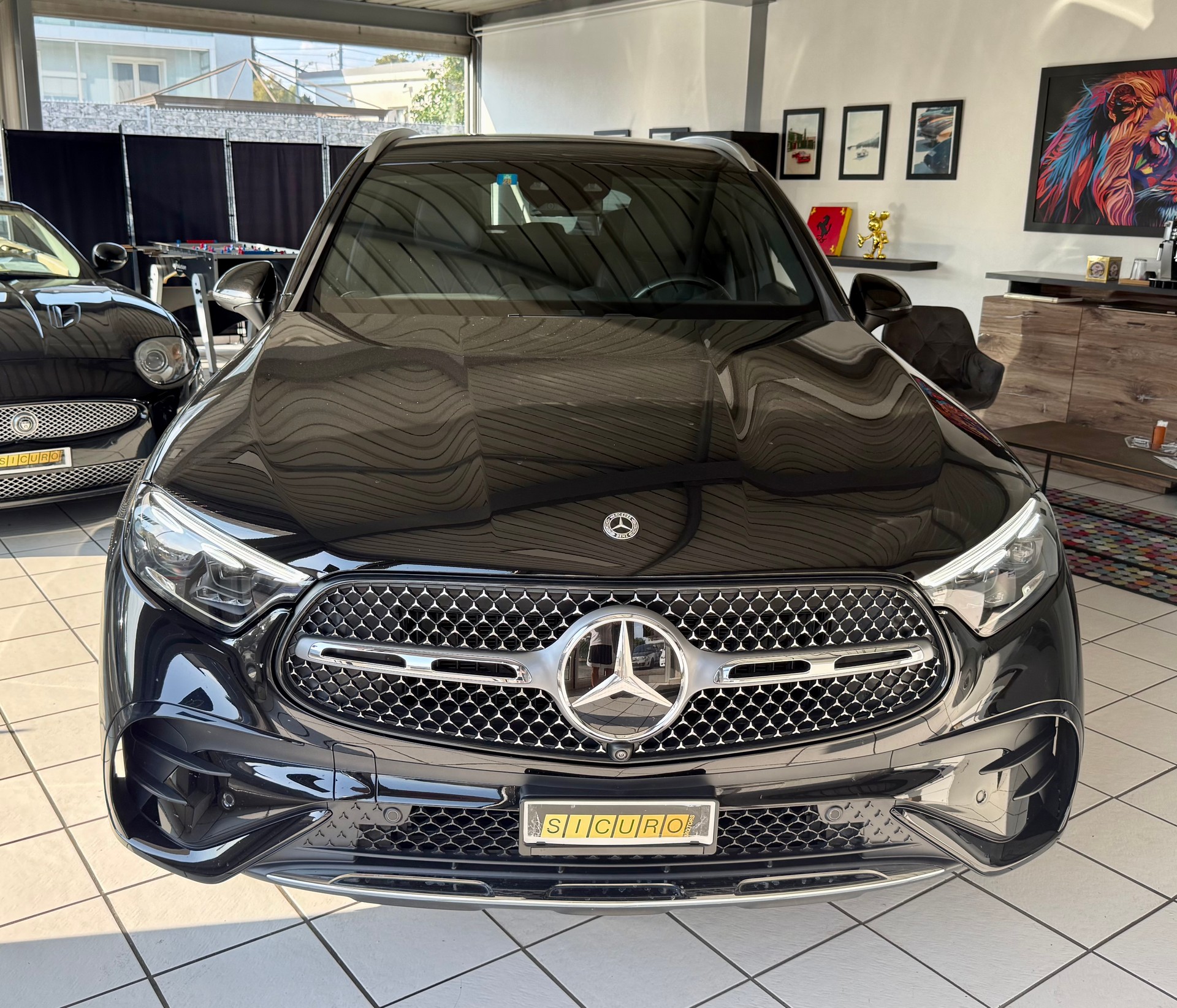 MERCEDES-BENZ GLC 300 AMG Line 4Matic 9G-Tronic-showroom-element-2