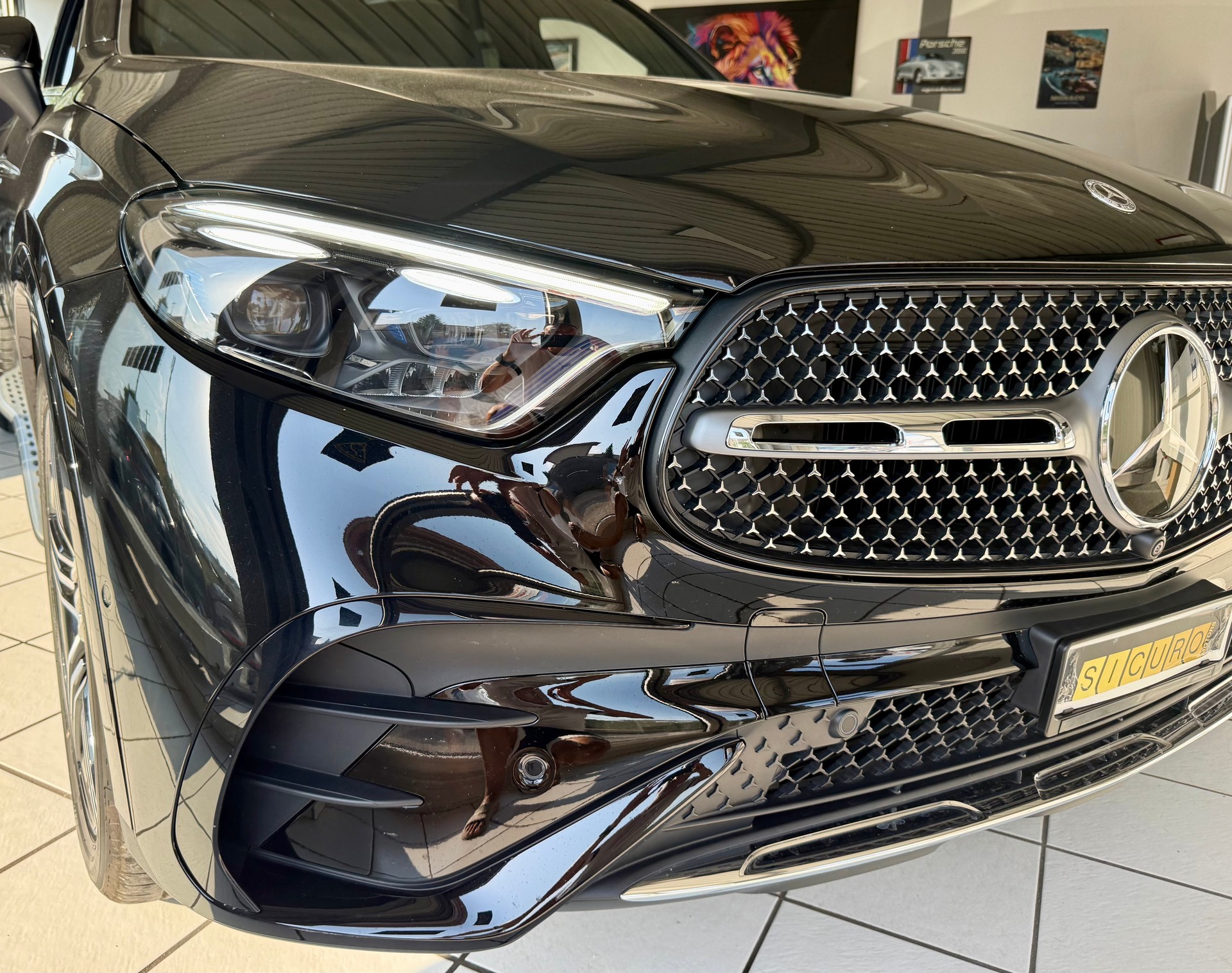 MERCEDES-BENZ GLC 300 AMG Line 4Matic 9G-Tronic-showroom-element-1