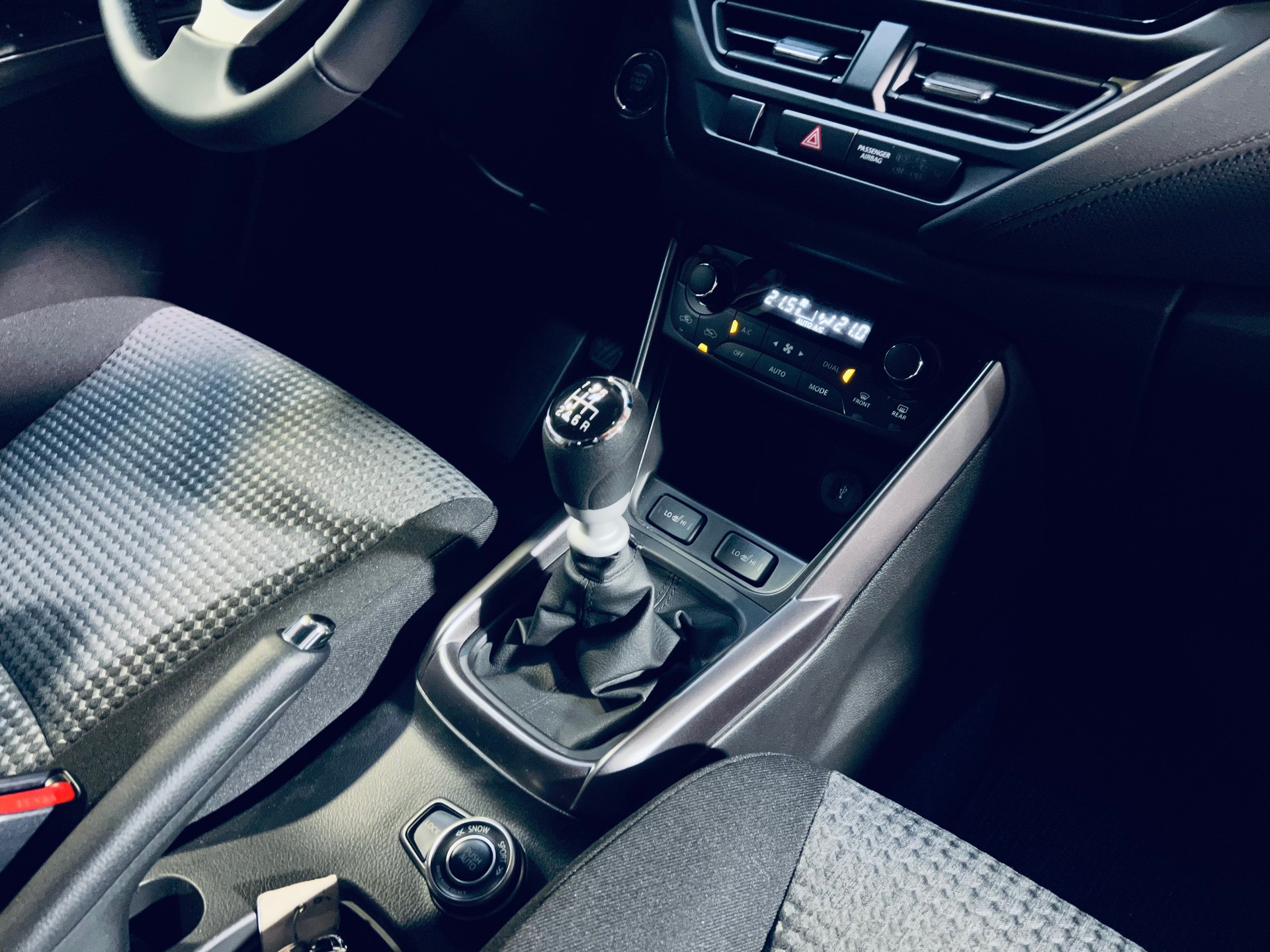 SUZUKI S-Cross 1.4 16V Compact+ MHD 4WD-image-8