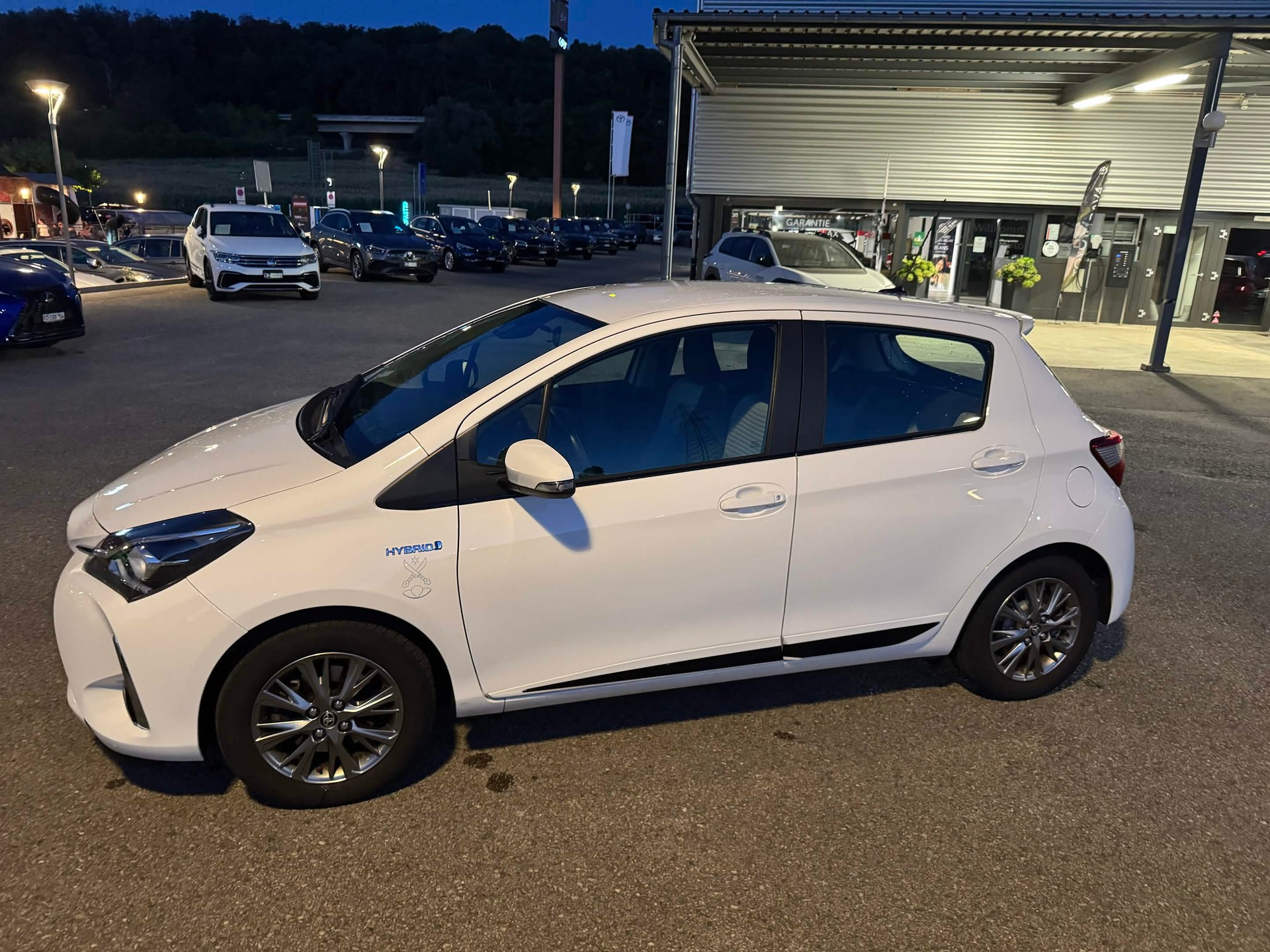 TOYOTA 1.5 VVT-i HSD Trend-image-4