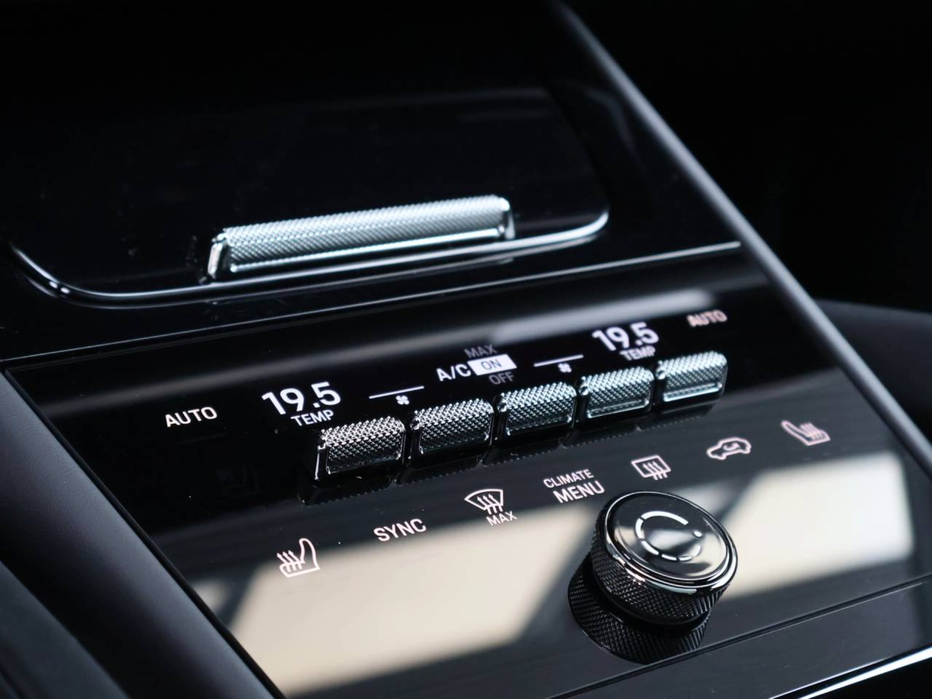 PORSCHE Cayenne S E-Hybrid Black Edition-image-22