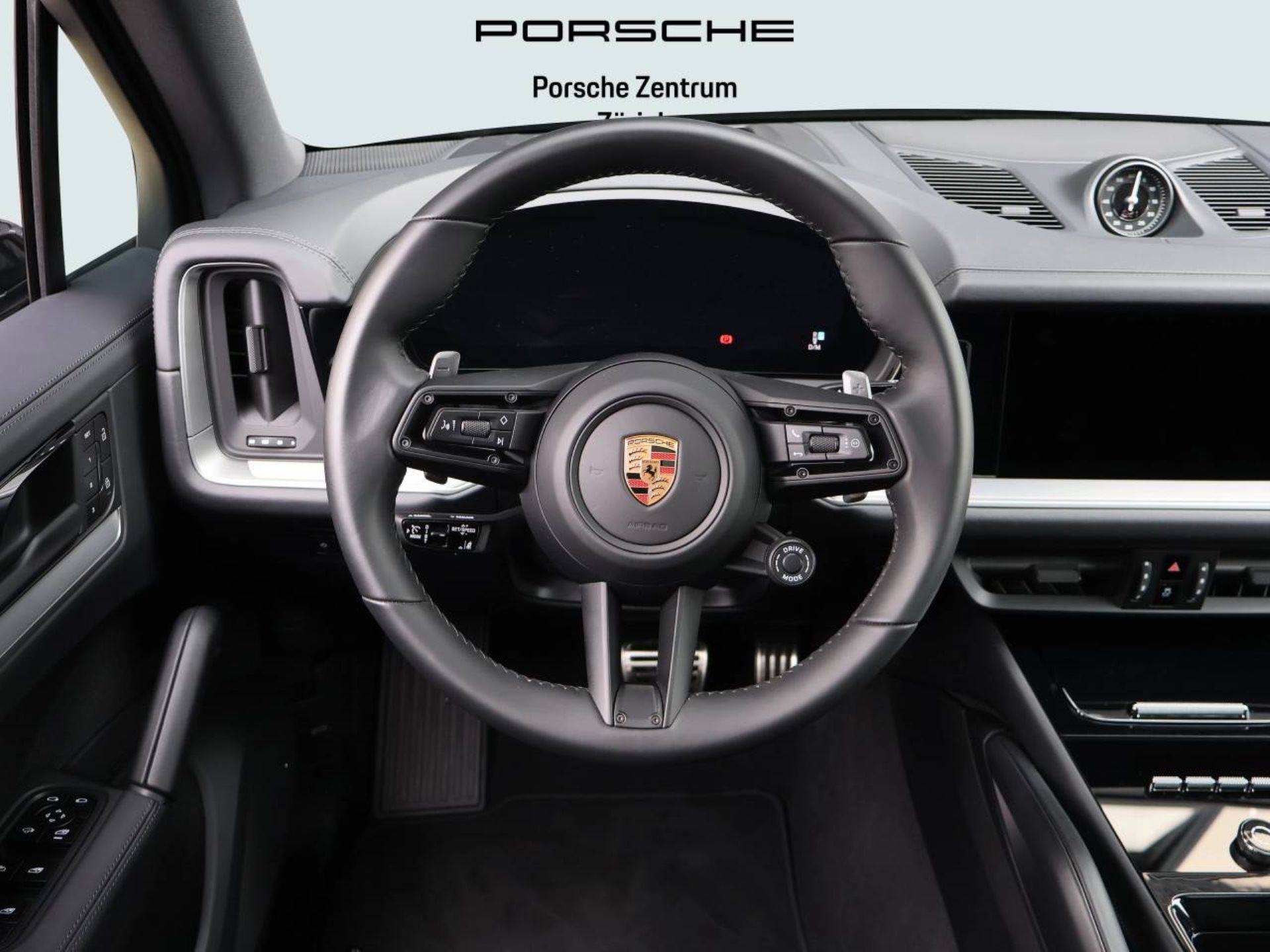 PORSCHE Cayenne S E-Hybrid Black Edition-image-11
