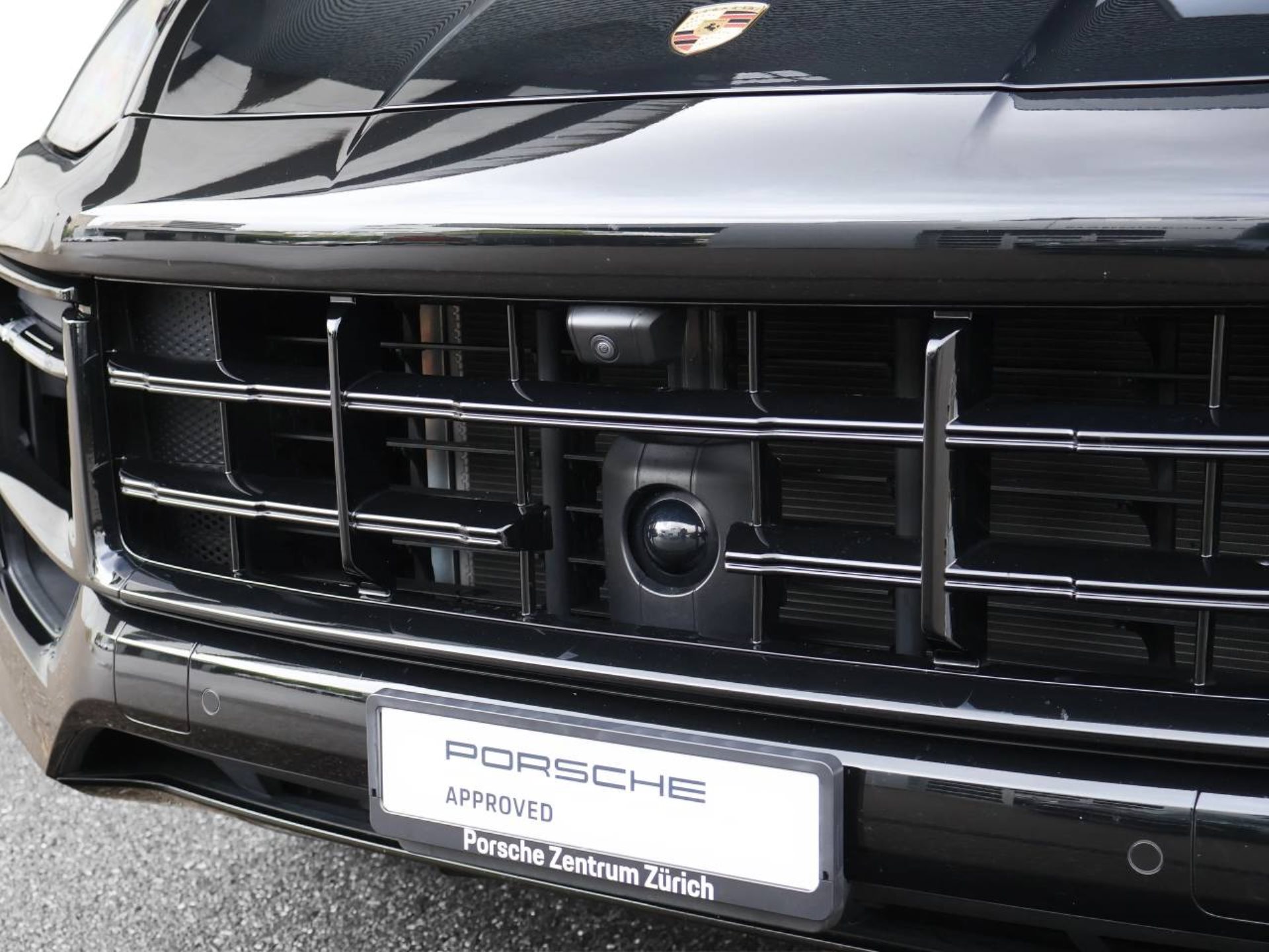 PORSCHE Cayenne S E-Hybrid Black Edition-image-34
