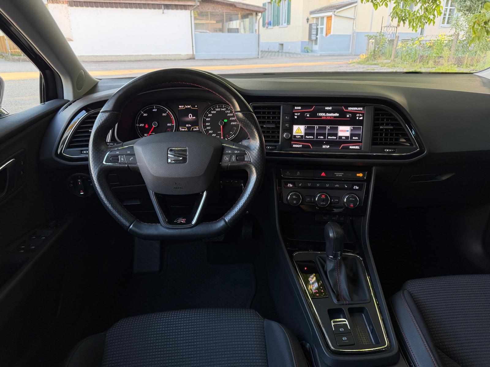 SEAT Leon ST 2.0 TDI FR DSG-image-15
