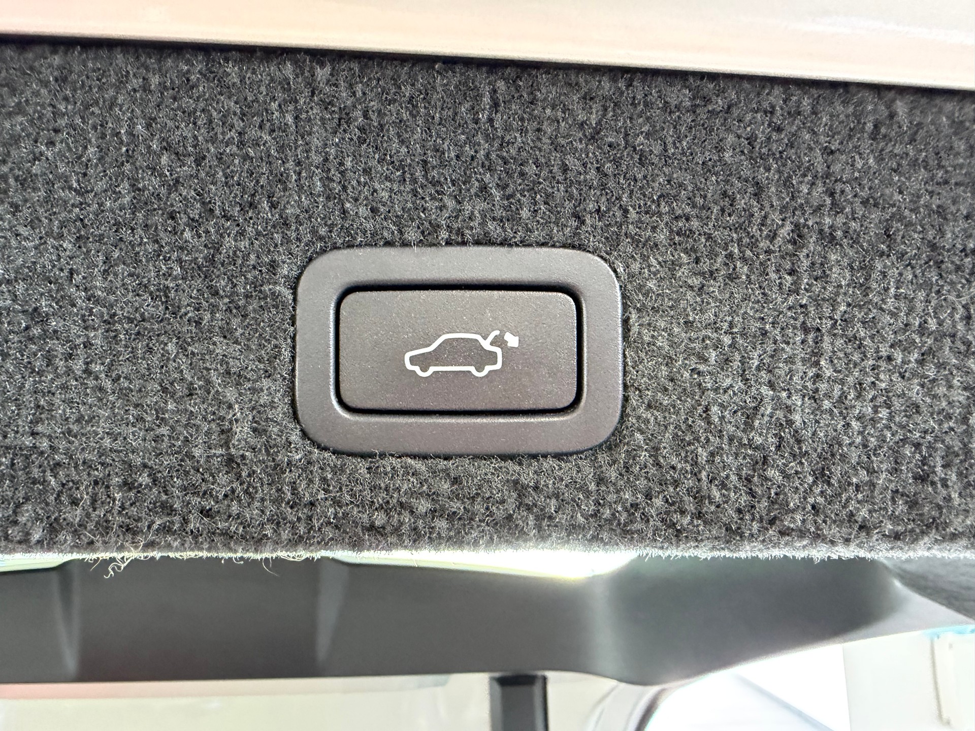 VOLVO V70 D5 Momentum Geartronic-image-22