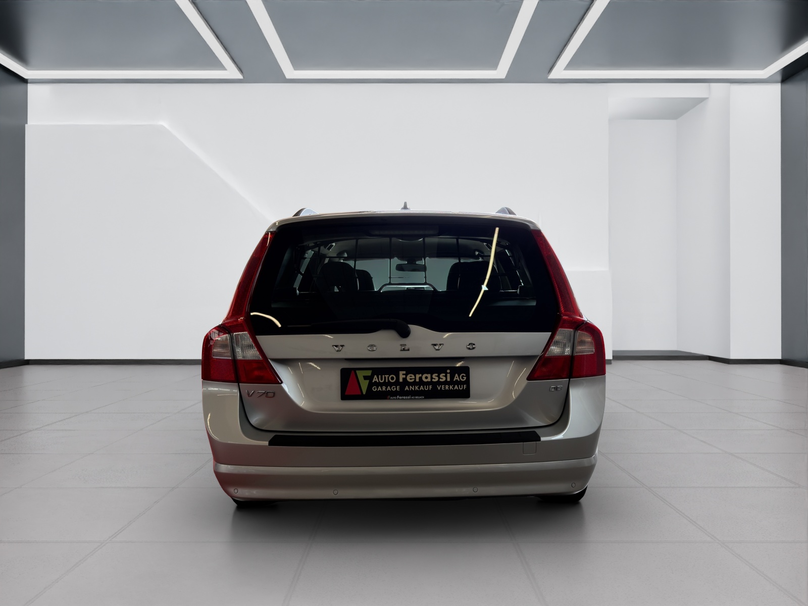 VOLVO V70 D5 Momentum Geartronic-image-4