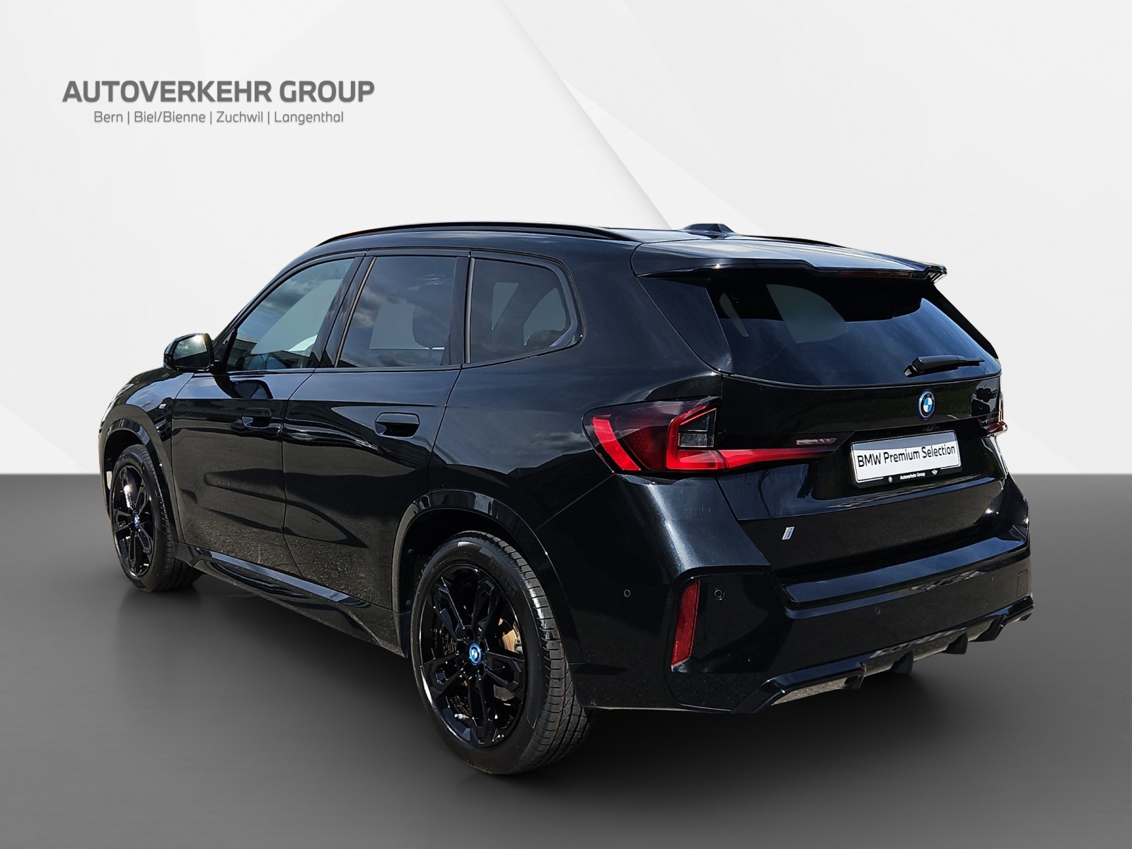 BMW iX1 xDrive 30 M Sport-image-4