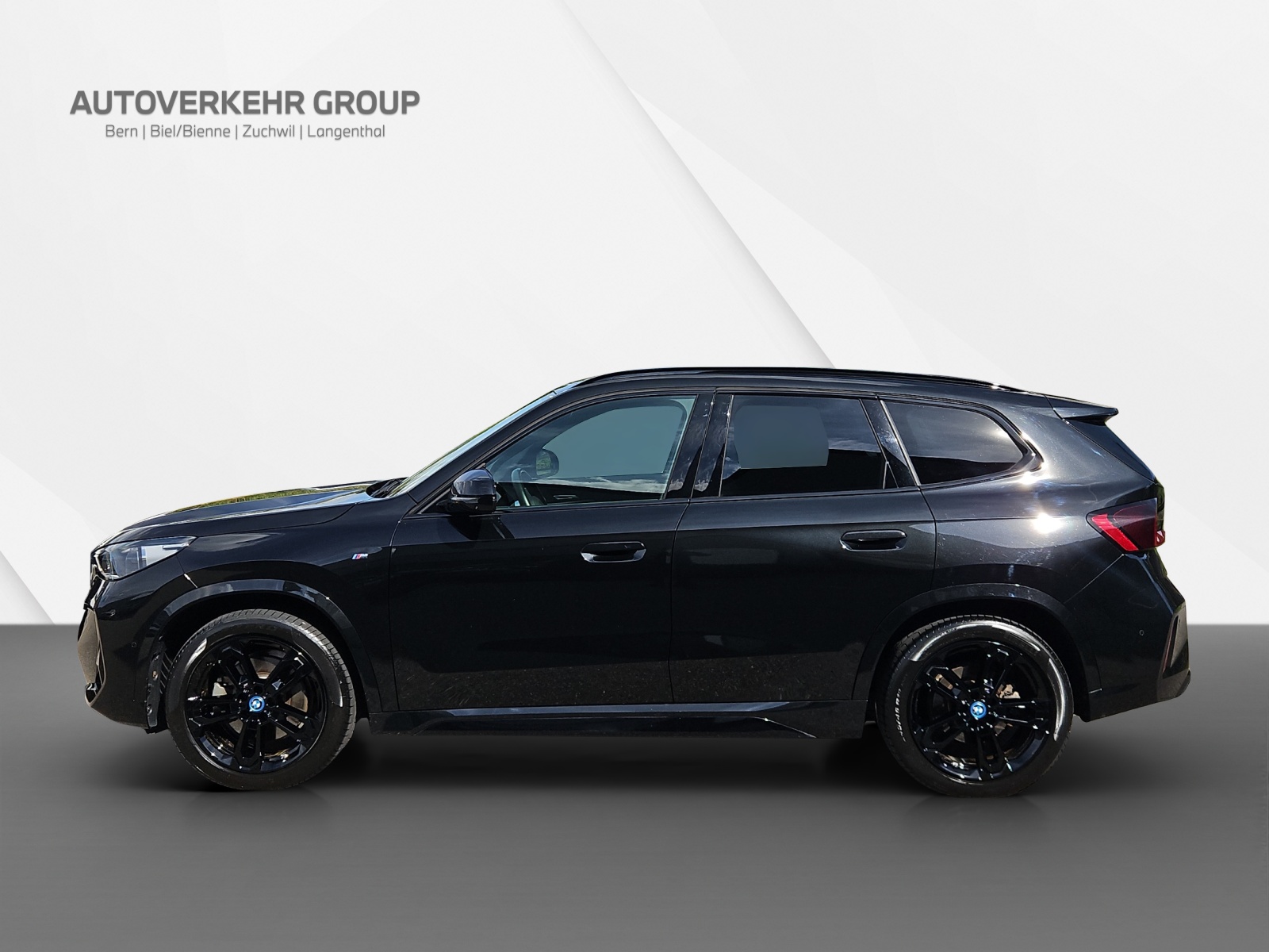 BMW iX1 xDrive 30 M Sport-showroom-element-3