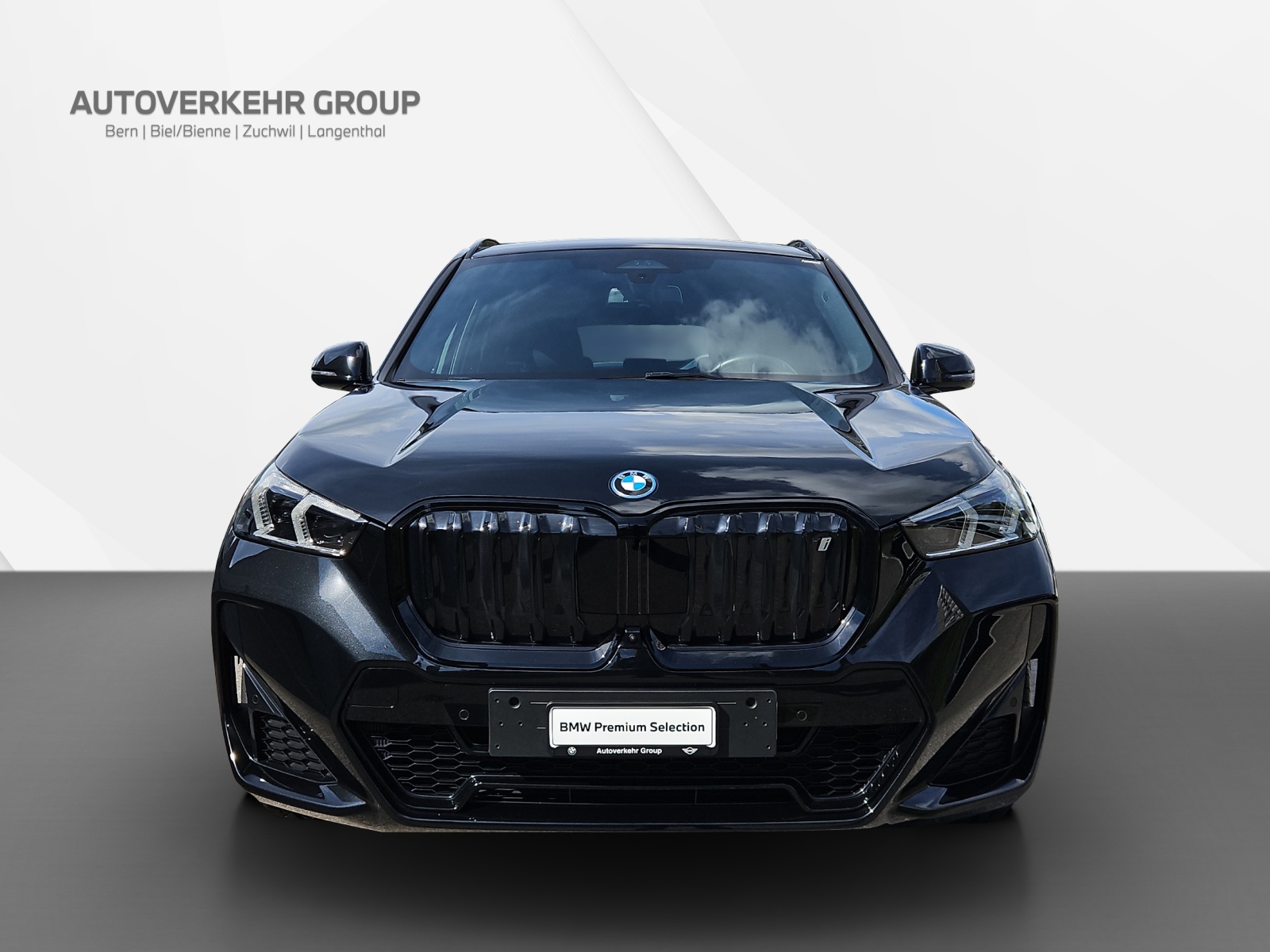 BMW iX1 xDrive 30 M Sport-showroom-element-2