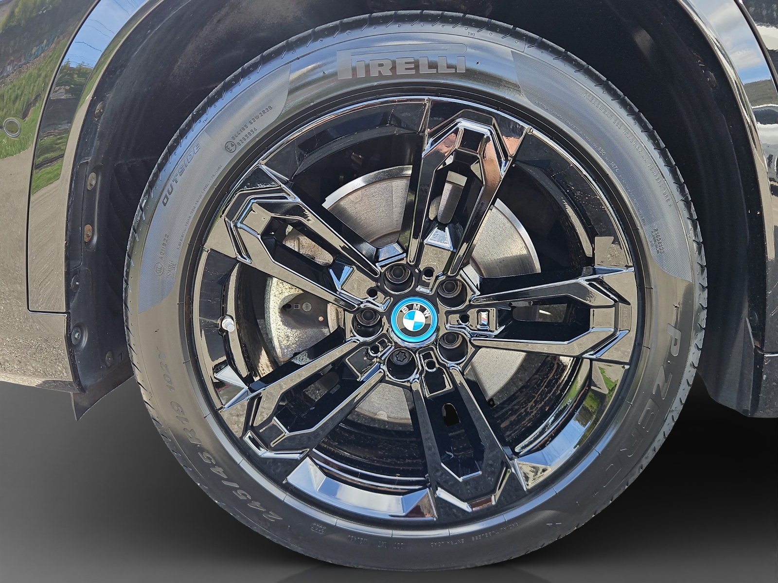 BMW iX1 xDrive 30 M Sport-image-9