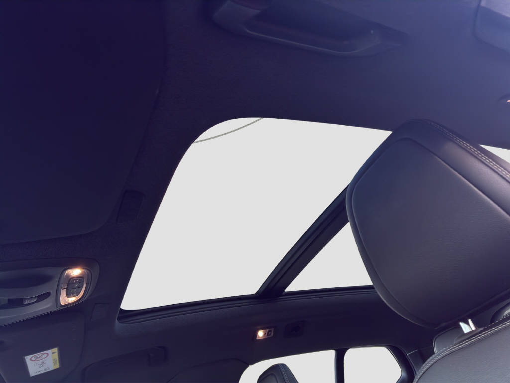 VOLVO XC40 2.0 T4 R-Design AWD-image-9