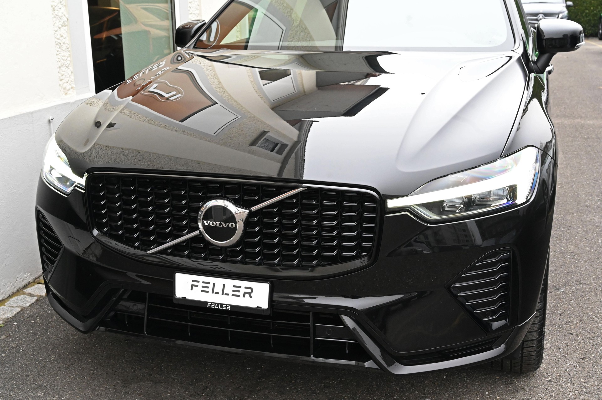 VOLVO XC60 T6 eAWD R-Design Dark Geartronic-showroom-element-3