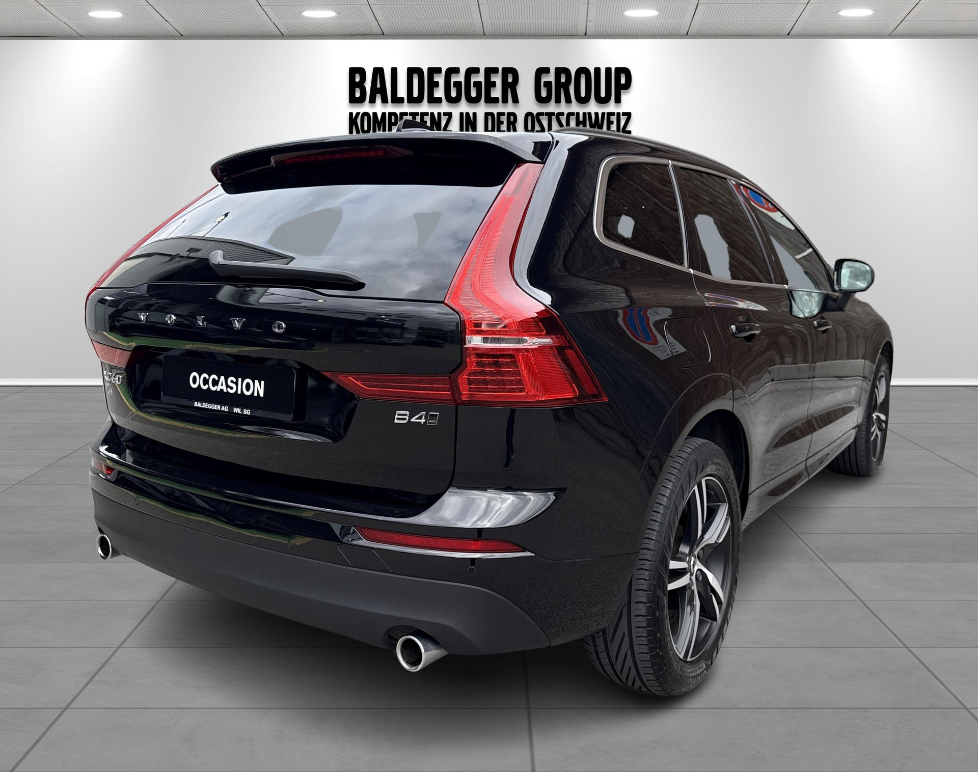 VOLVO XC60 2.0 B4 MH Momentum AWD-showroom-element-1