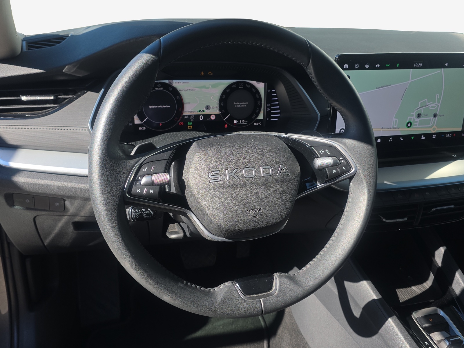 SKODA Octavia Combi 1.5 TSI mHEV DSG Dynamic-image-9