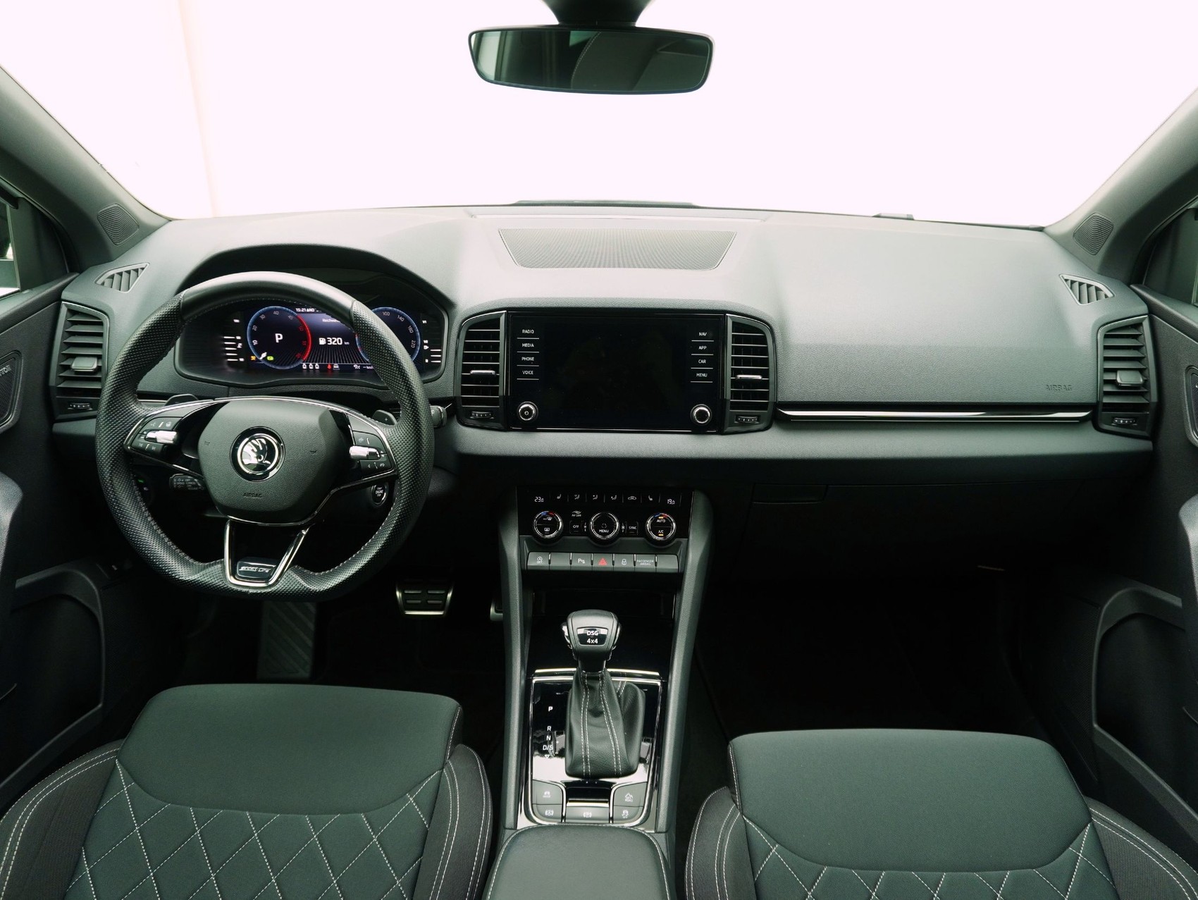 SKODA Karoq 2.0 TDI DSG Sport Line 4x4-image-12